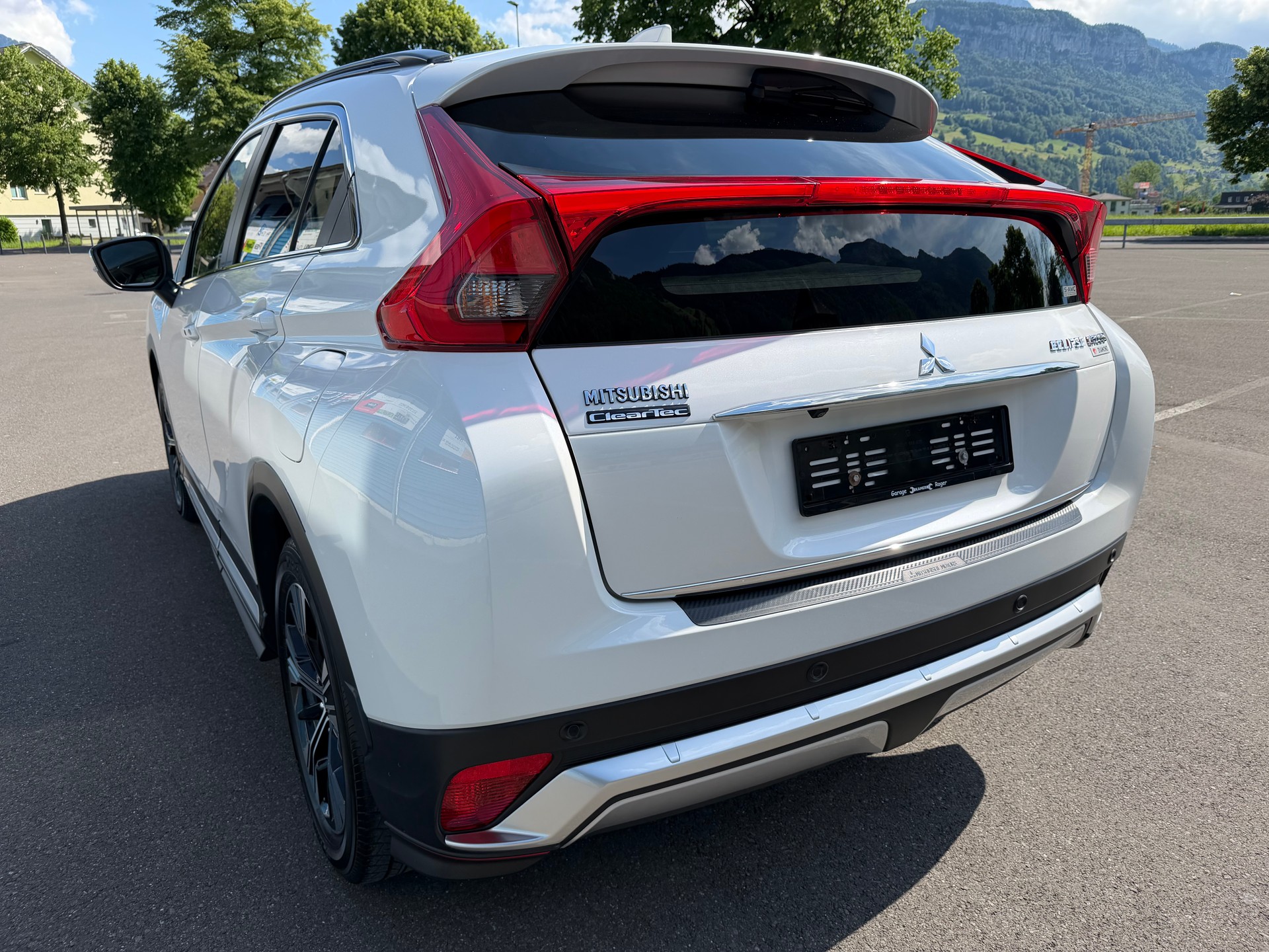 MITSUBISHI Eclipse Cross 1.5 T-Mivec Diamond 4WD CVT-showroom-element-3