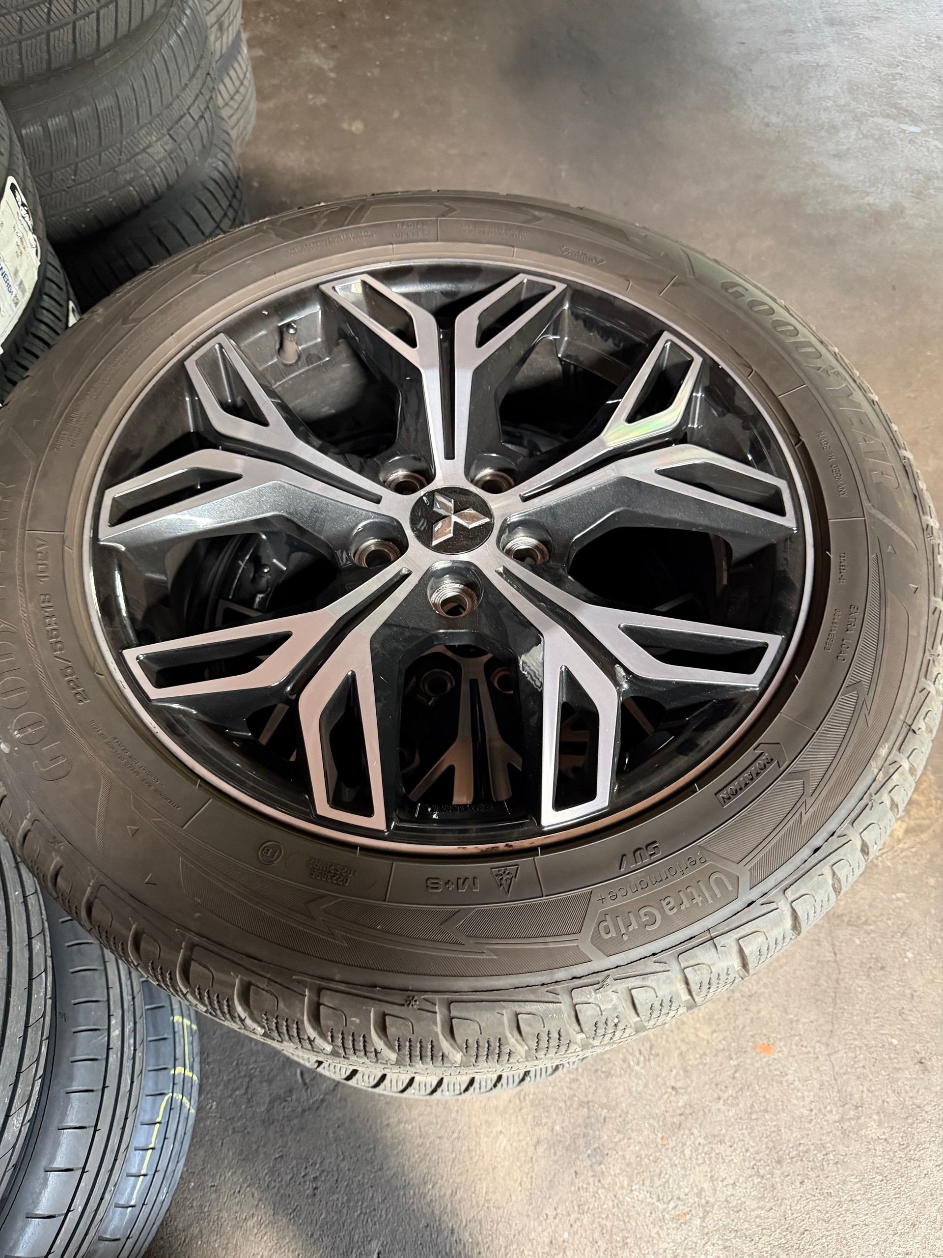 MITSUBISHI Eclipse Cross 1.5 T-Mivec Diamond 4WD CVT-image-20