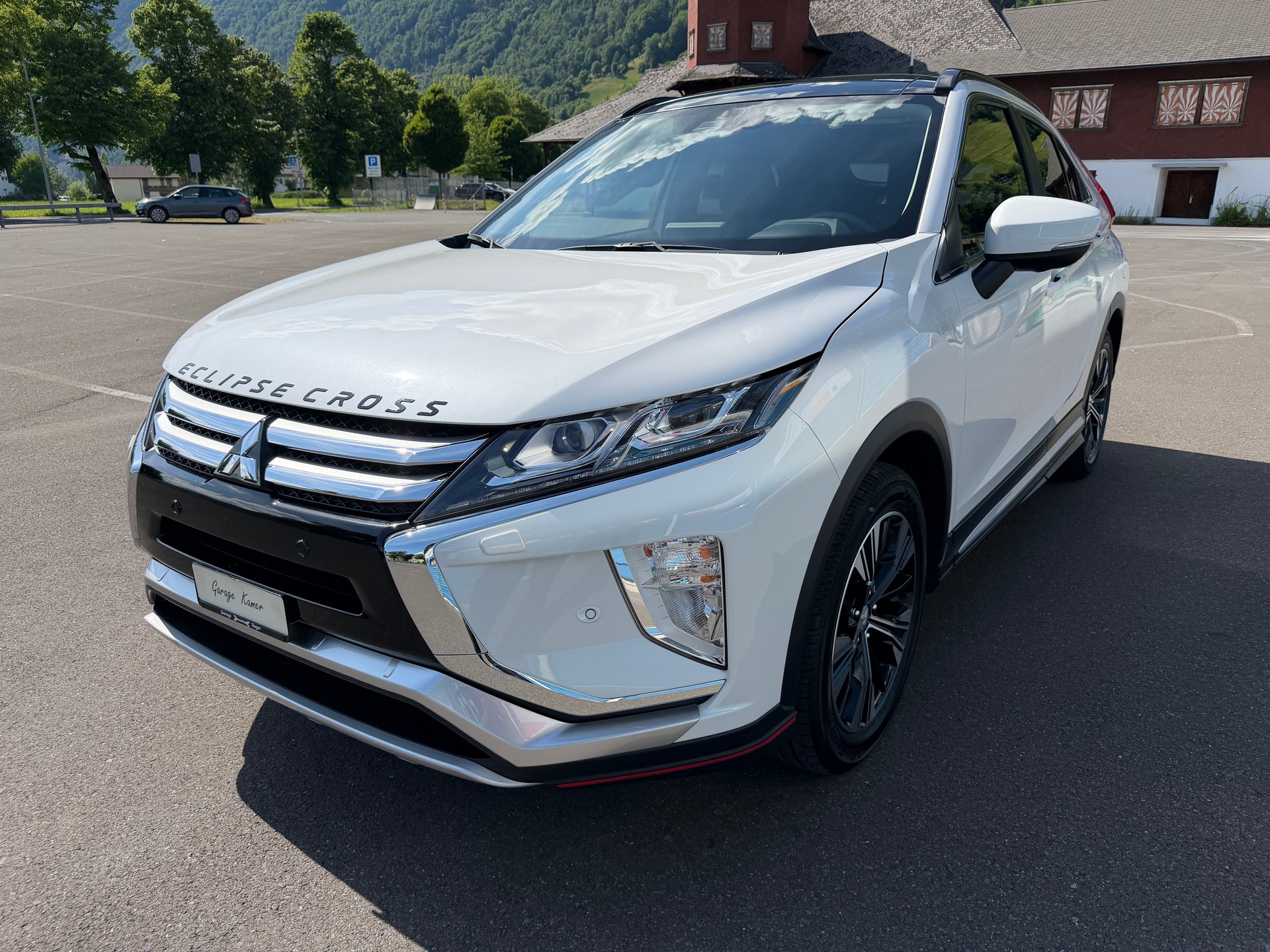 MITSUBISHI Eclipse Cross 1.5 T-Mivec Diamond 4WD CVT-showroom-element-1
