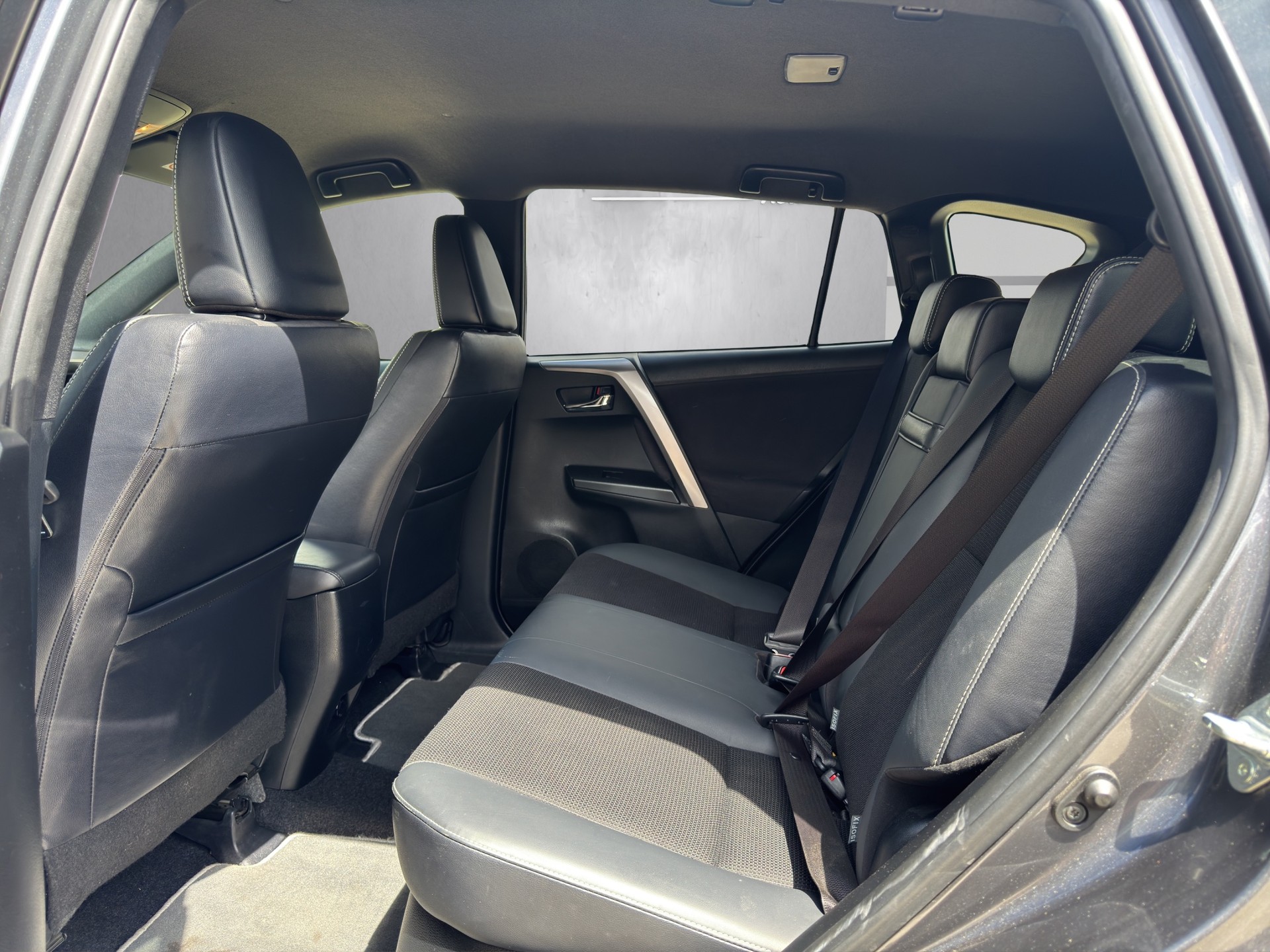TOYOTA RAV-4-image-10
