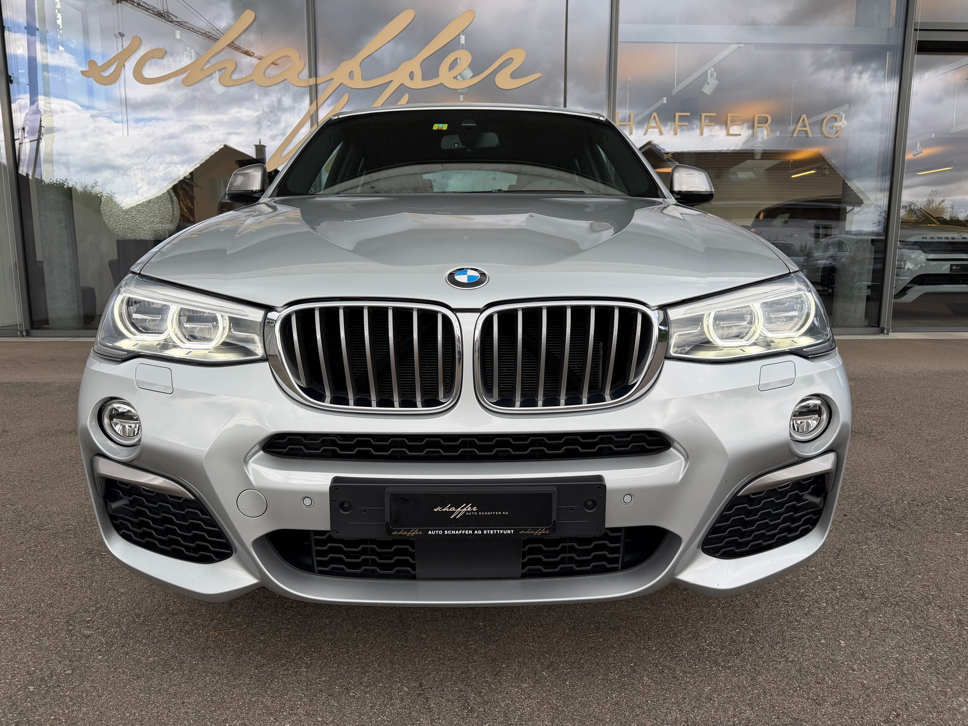 BMW X4 M 40i Steptronic-showroom-element-2