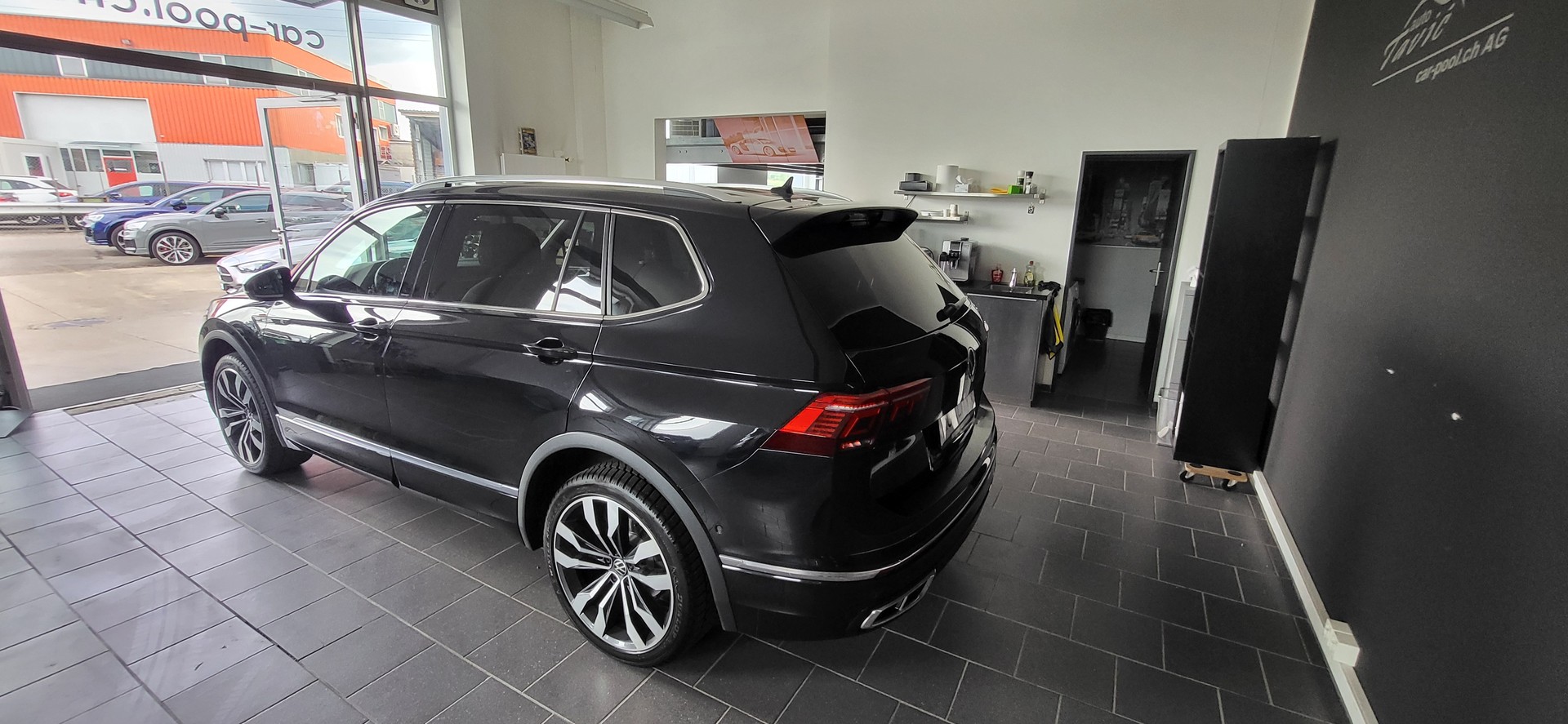 VW Tiguan Allspace 2.0 TDI SCR R-Line 4Motion DSG-showroom-element-3