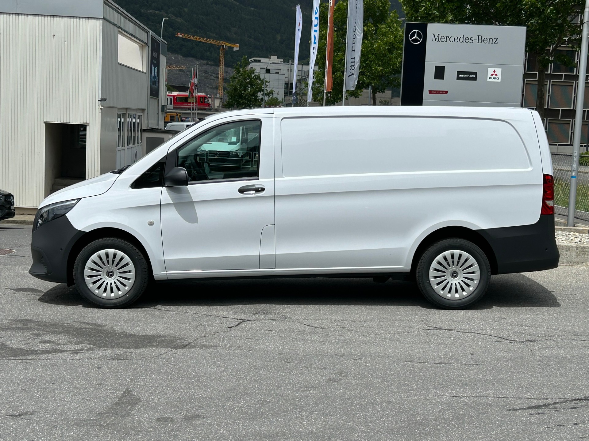 MERCEDES-BENZ Vito 114 CDI Kasten Worker Lang 4Matic-image-3