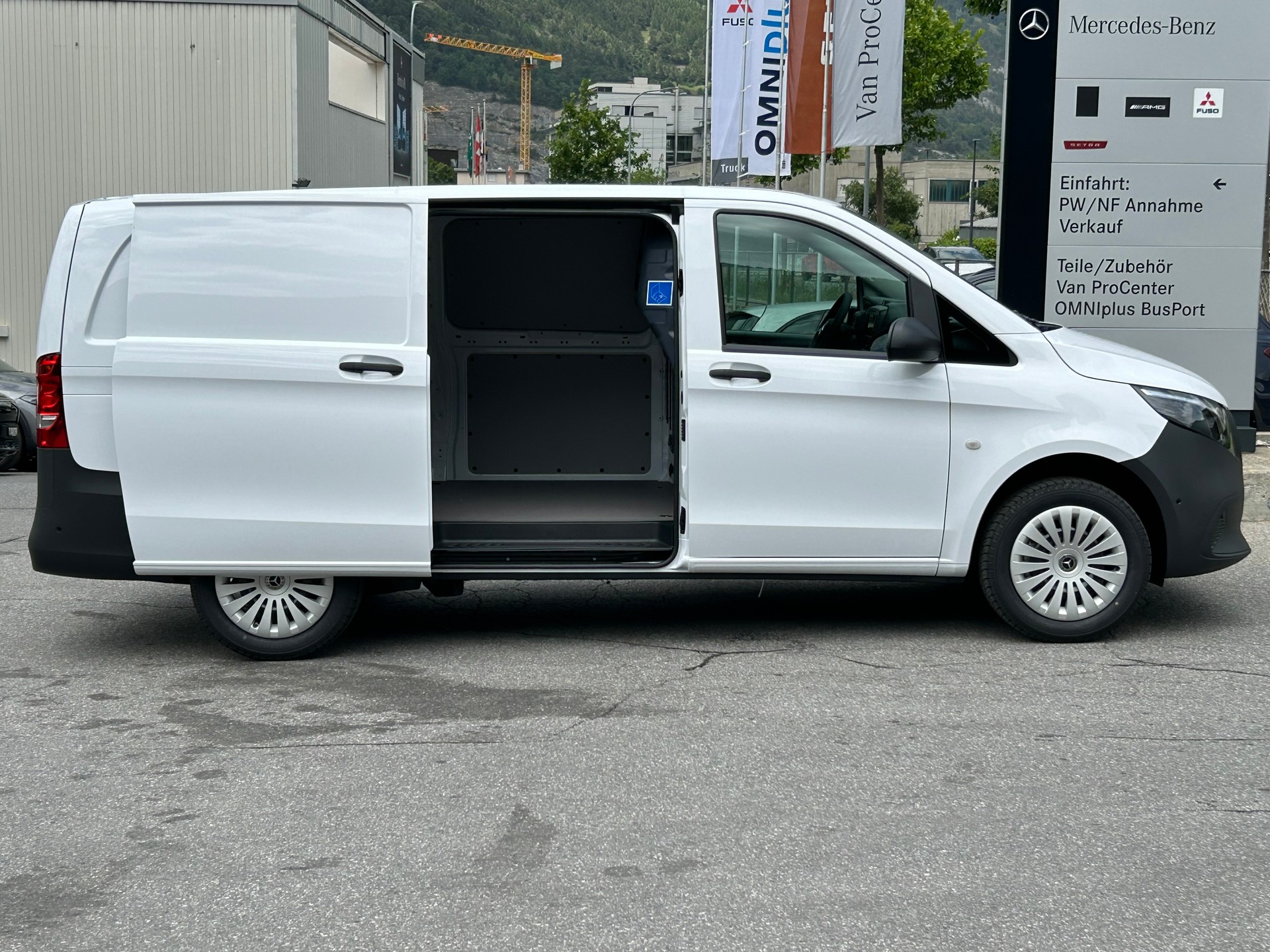 MERCEDES-BENZ Vito 114 CDI Kasten Worker Lang 4Matic-image-10