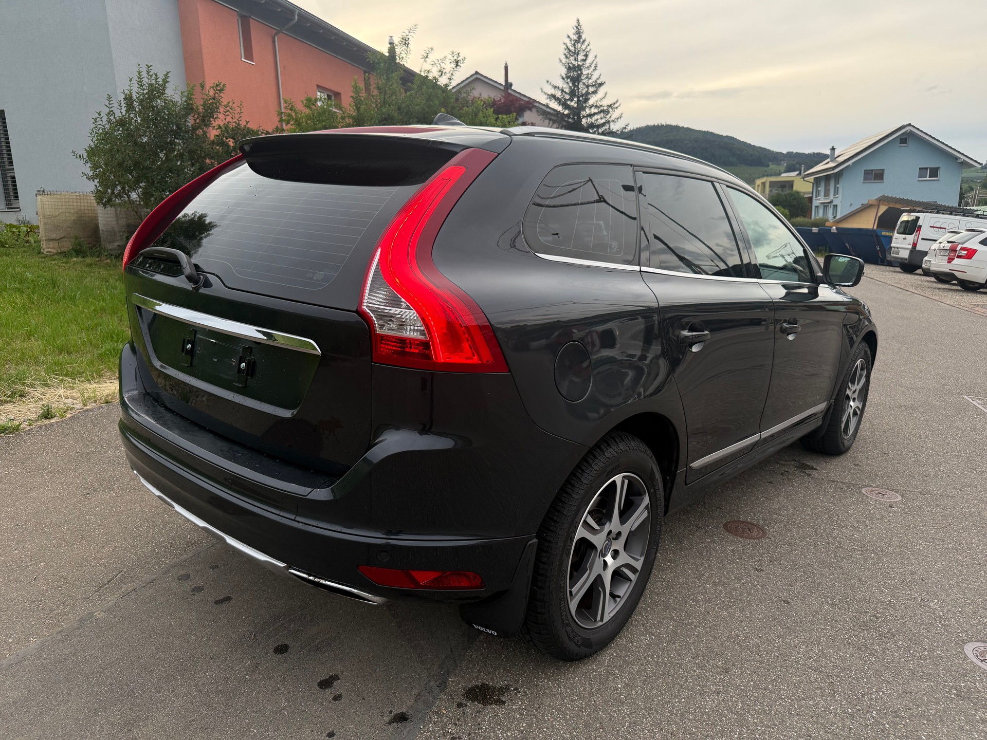VOLVO XC60 D5 AWD Summum Geartronic-image-3