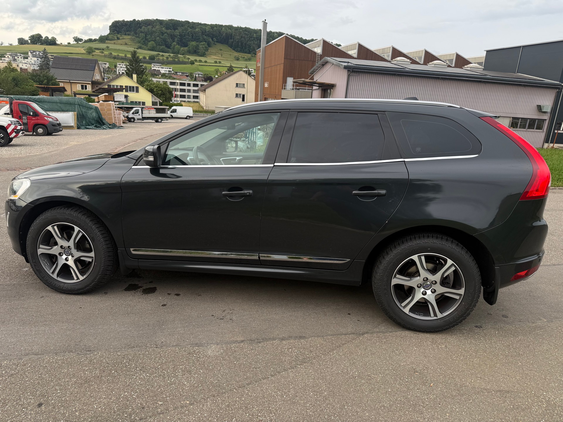 VOLVO XC60 D5 AWD Summum Geartronic-image-5