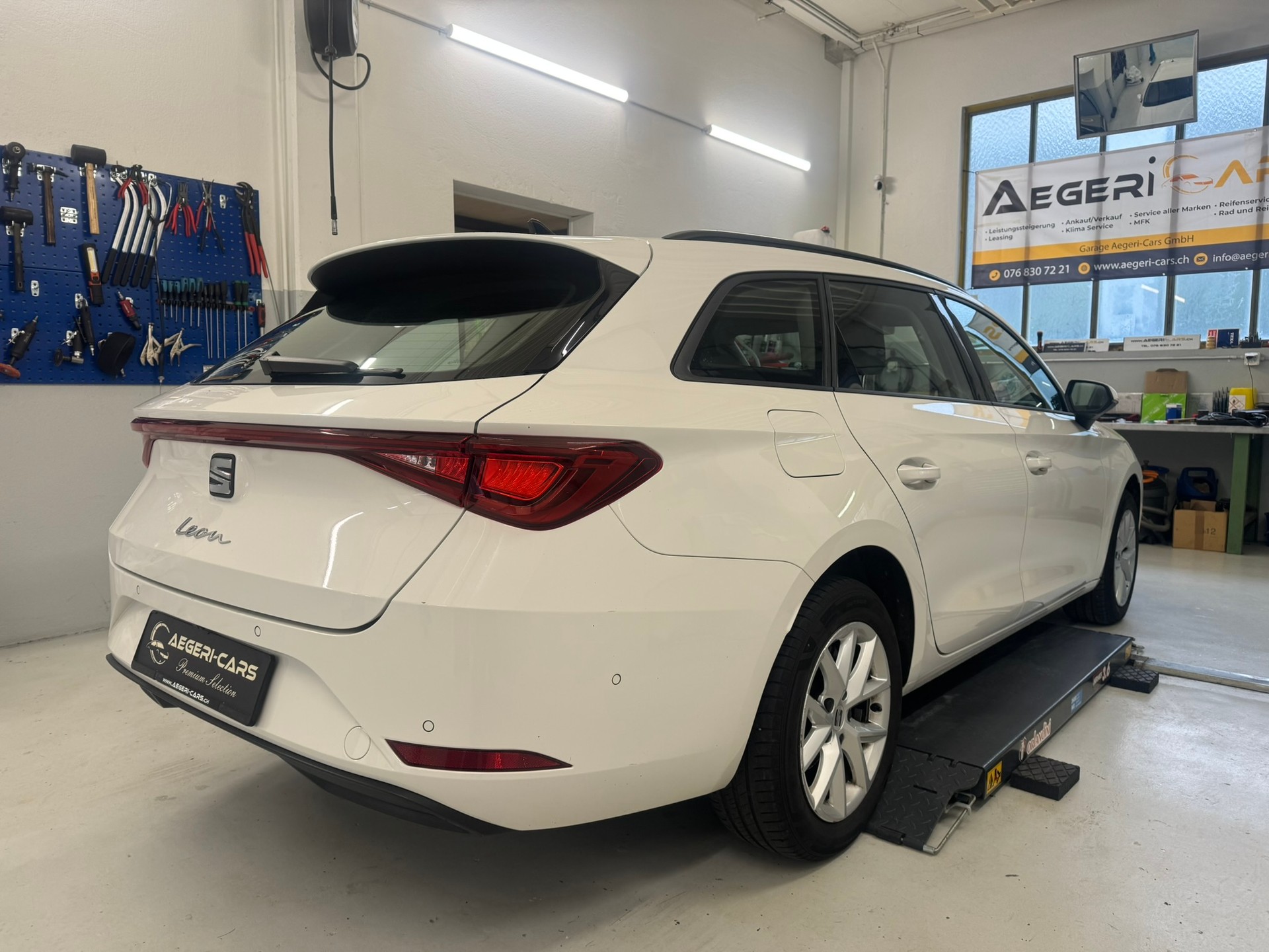 SEAT Leon ST 1.5 TGI FR DSG-showroom-element-3