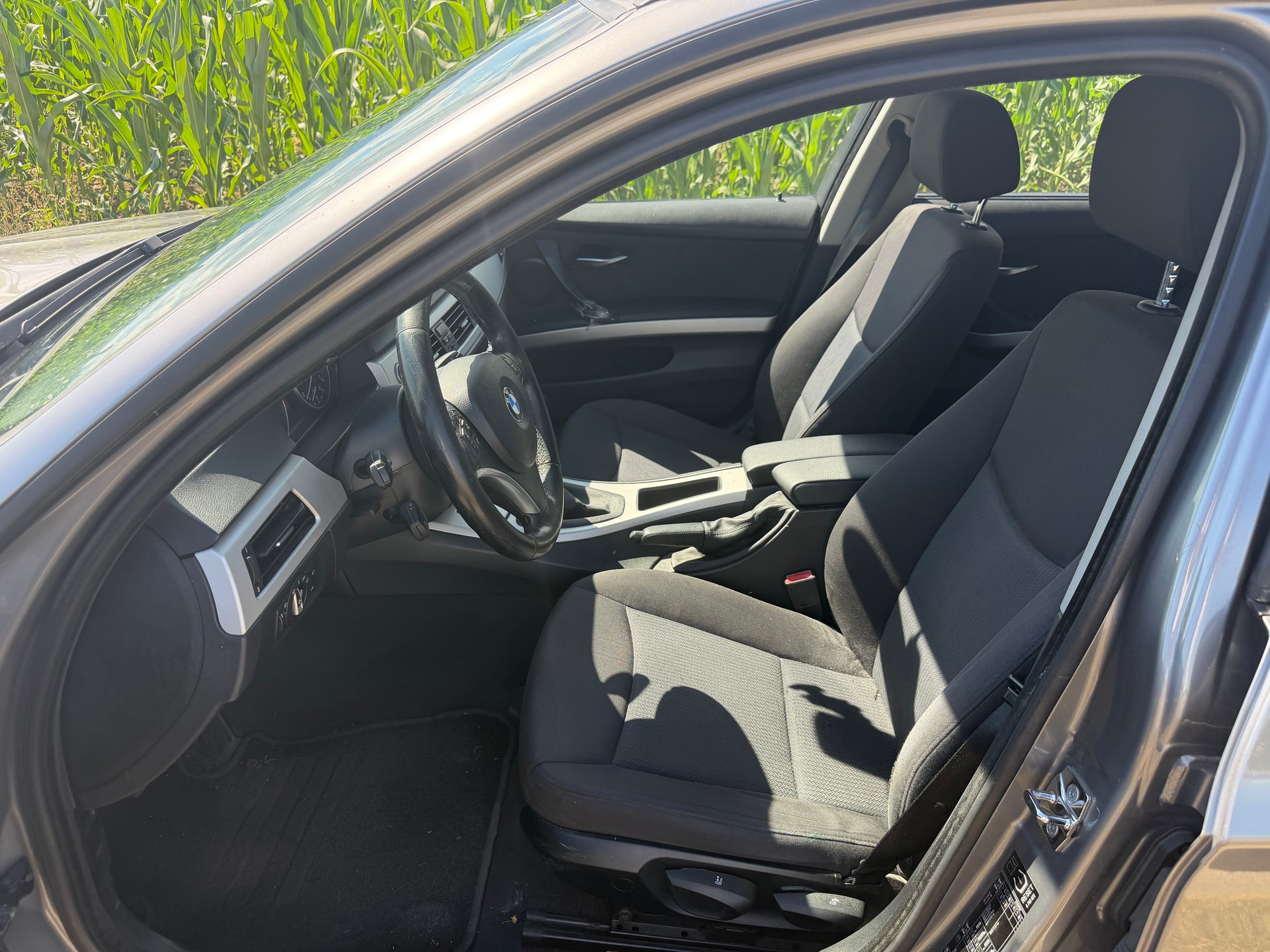 BMW 318i Touring-image-9
