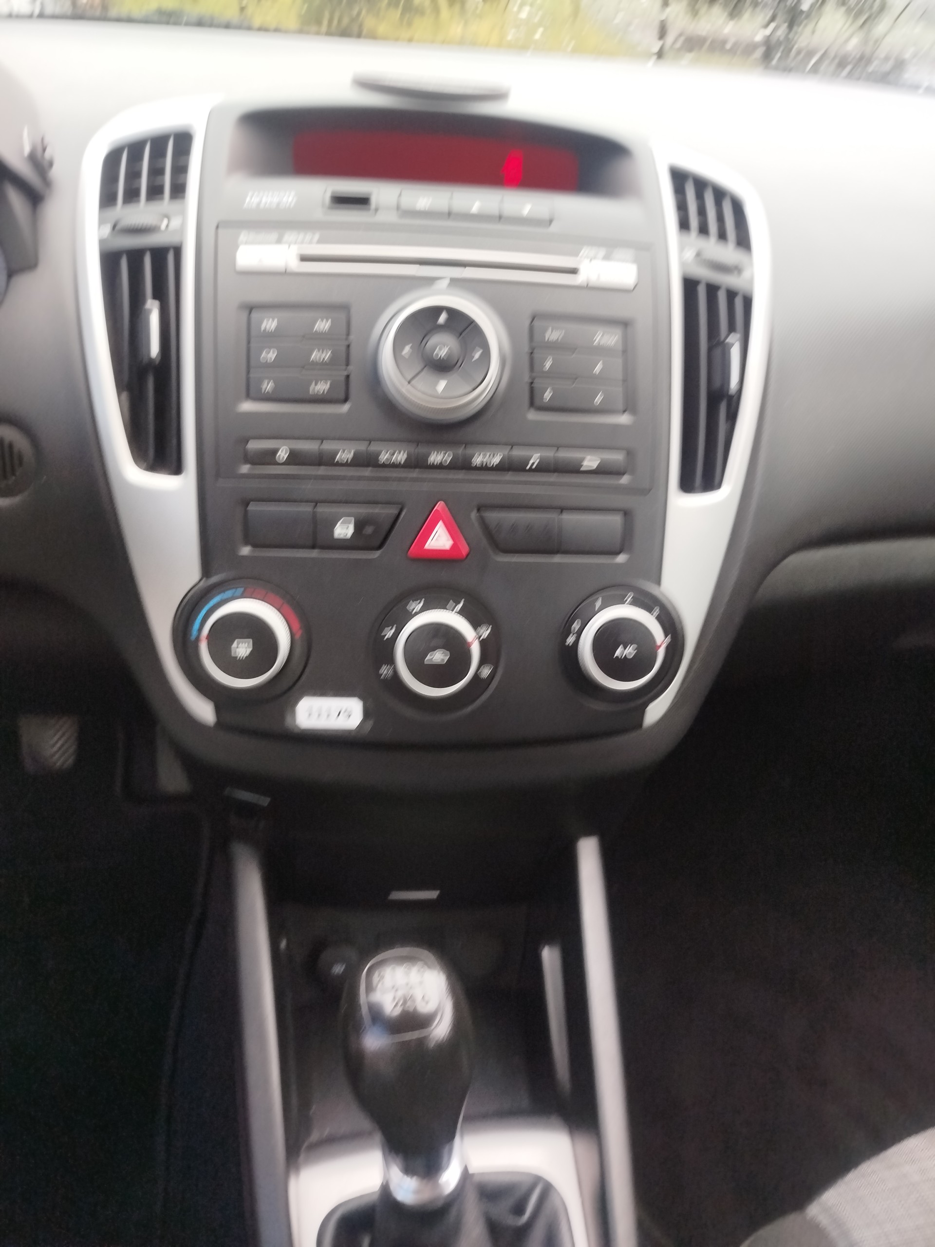 KIA Cee'd Sporty Wagon 1.6 16V Style-image-10