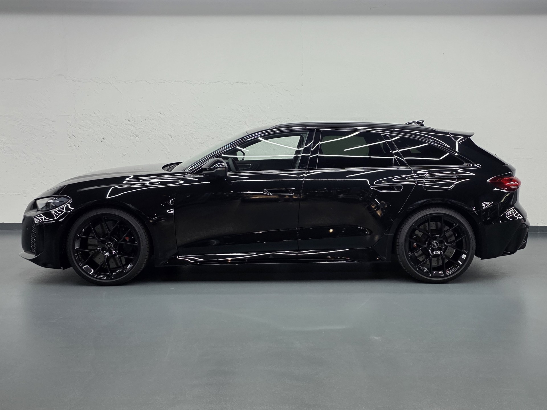 AUDI RS5 Avant 2.9 V6 TFSI e quattro T-Tronic-image-4