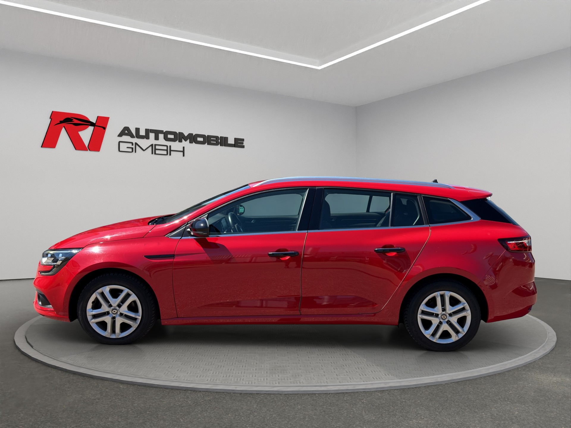 RENAULT Mégane Grandtour 1.5 dCi Business EDC-image-4