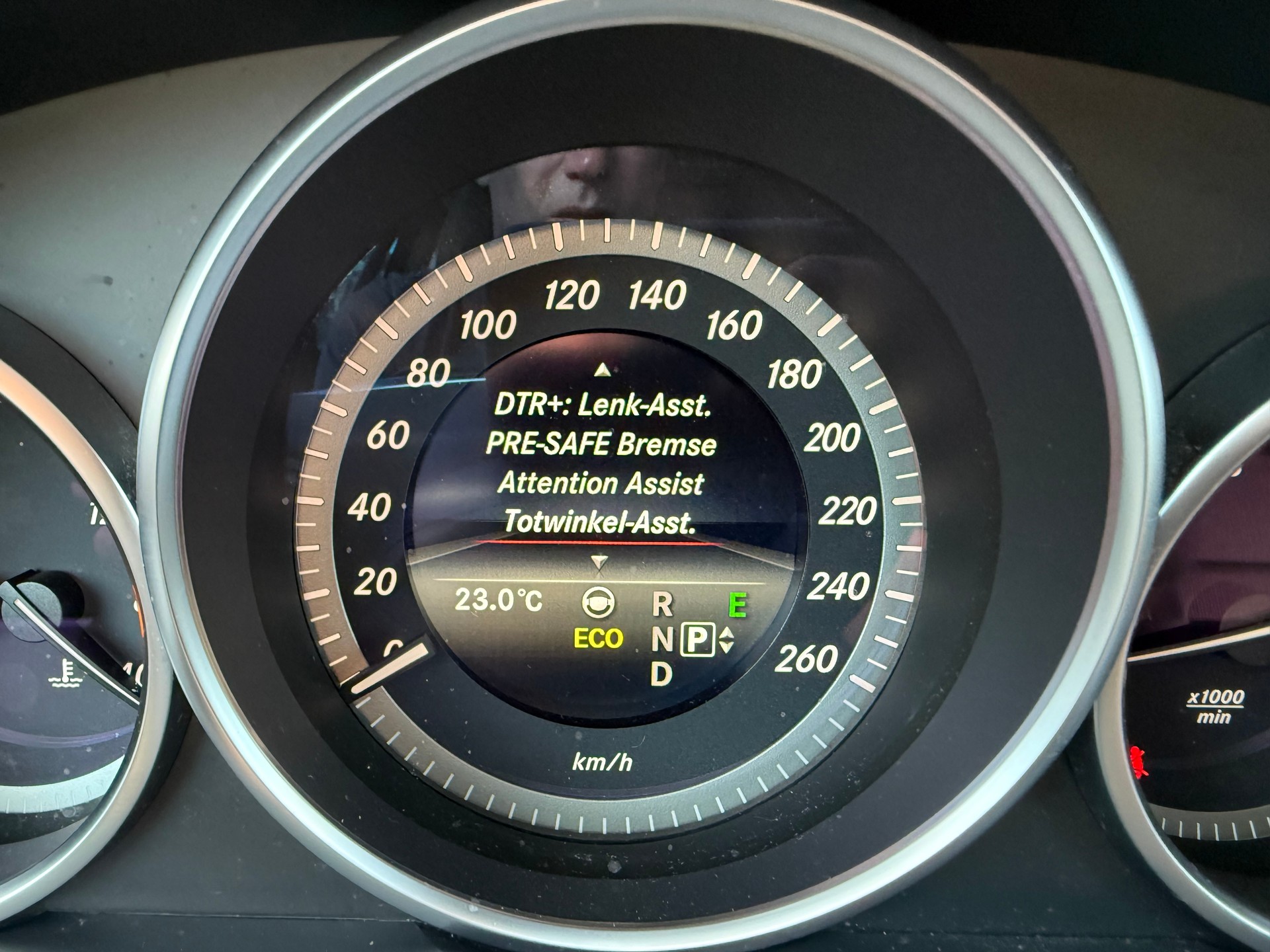 MERCEDES-BENZ E 350 BlueTEC Elégance 4Matic 7G-Tronic-image-19