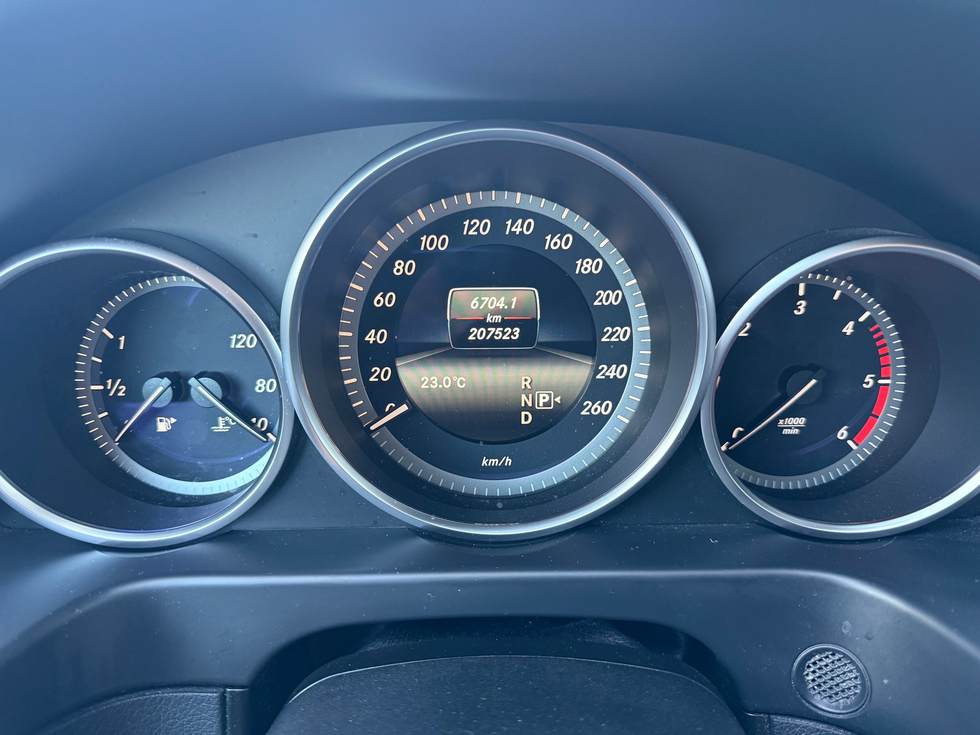 MERCEDES-BENZ E 350 BlueTEC Elégance 4Matic 7G-Tronic-image-24