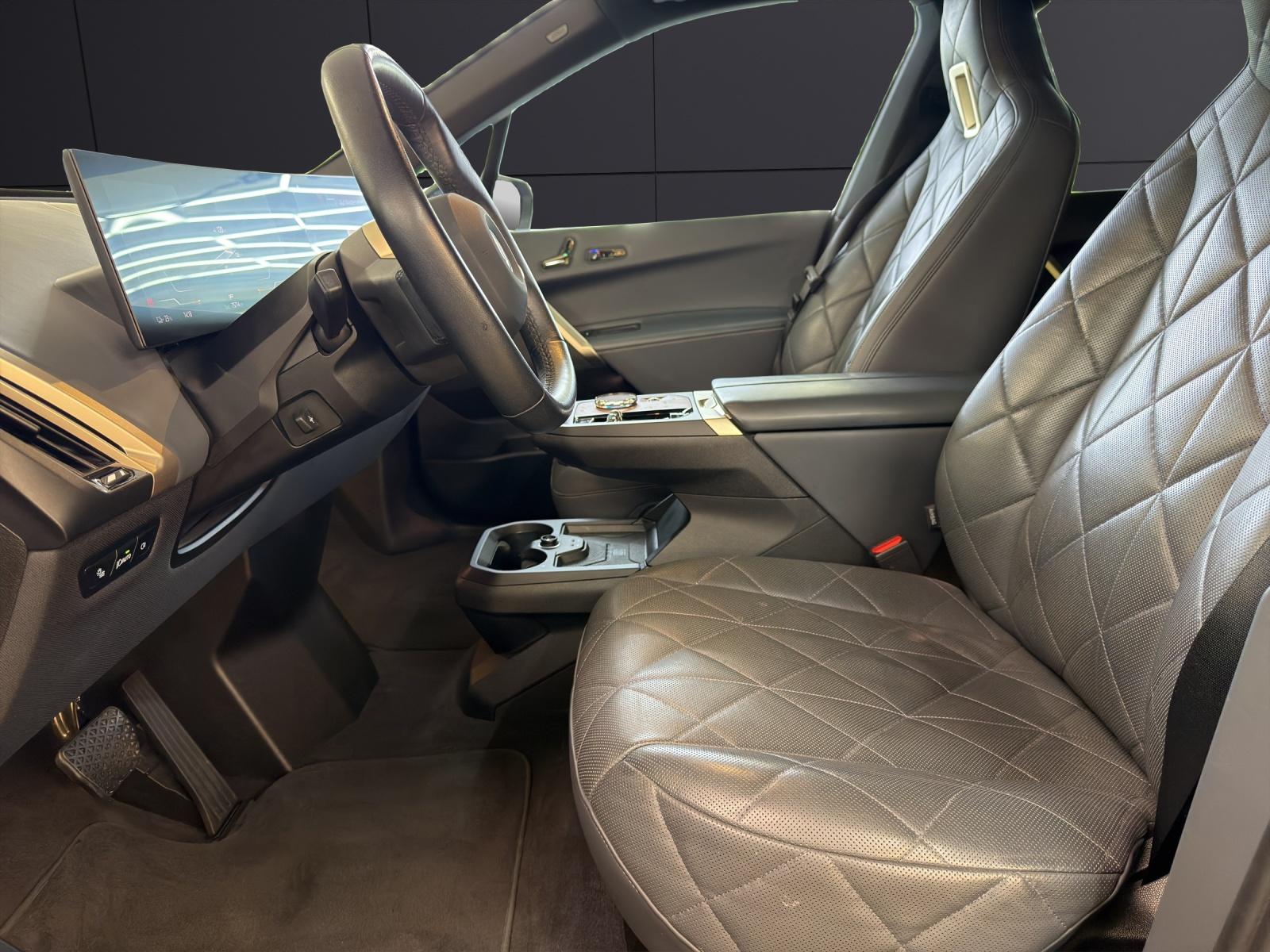 BMW iX xDrive50-image-10