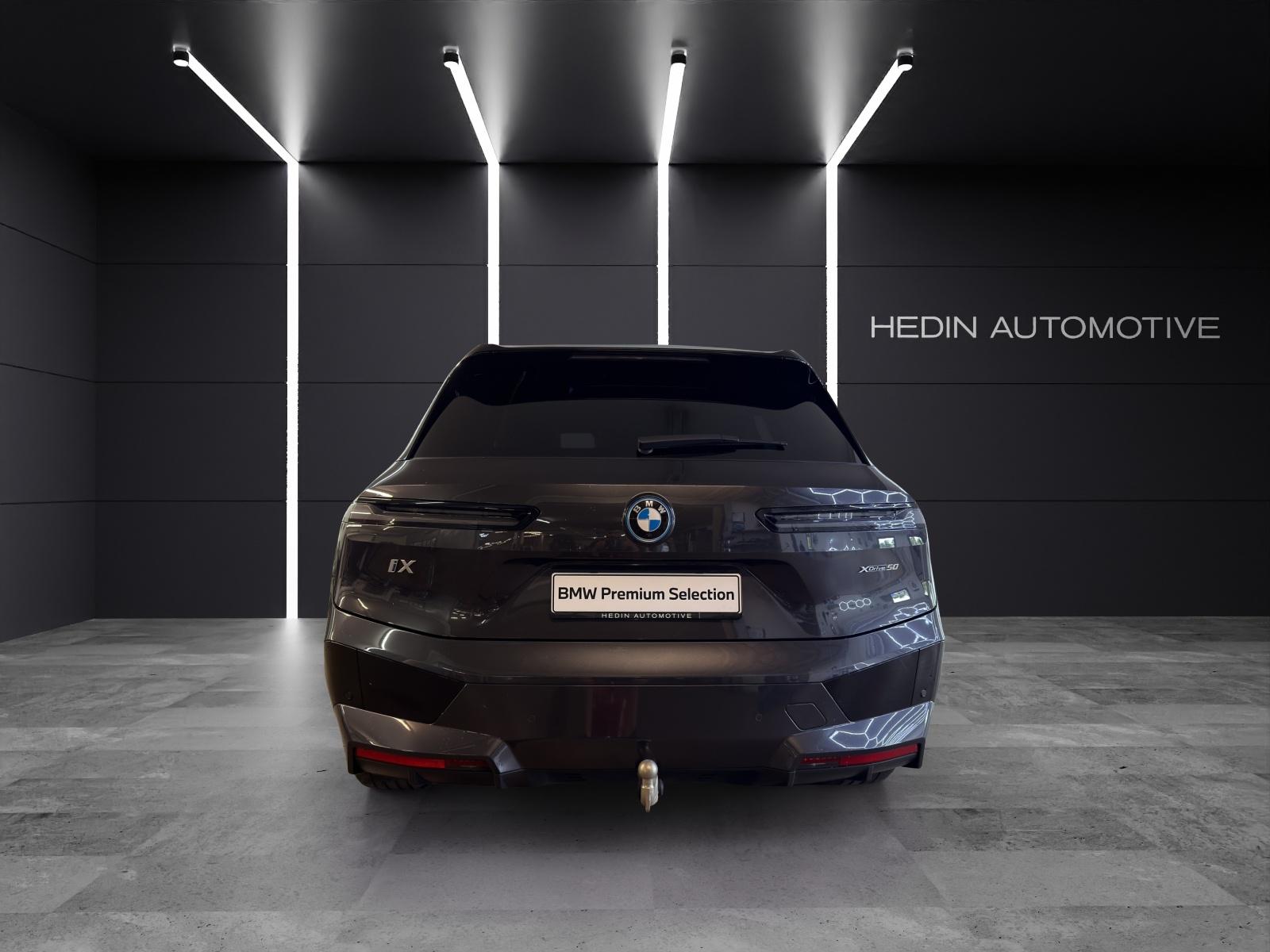 BMW iX xDrive50-showroom-element-3