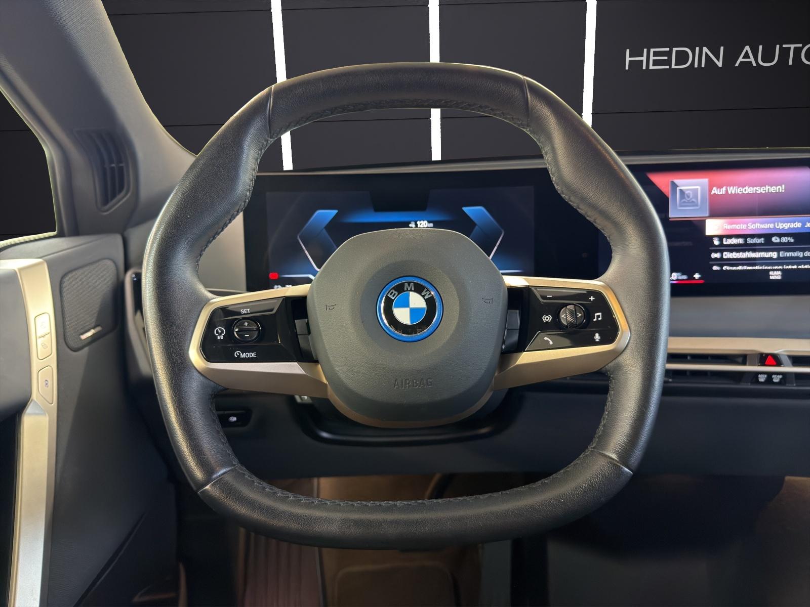 BMW iX xDrive50-image-18