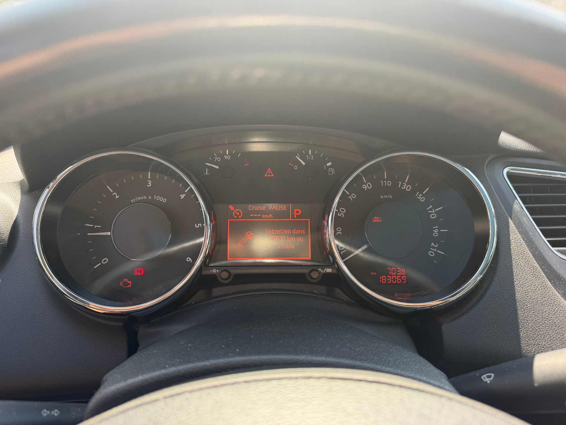 PEUGEOT 5008 1.6 BlueHDi Business Line Tiptronic-image-6