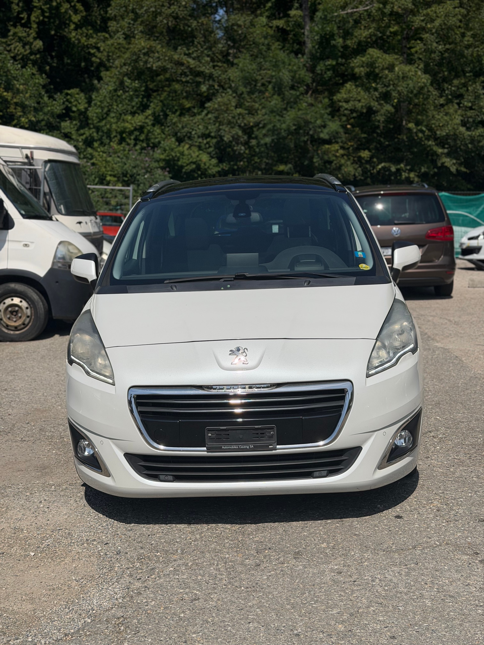 PEUGEOT 5008 1.6 BlueHDi Business Line Tiptronic