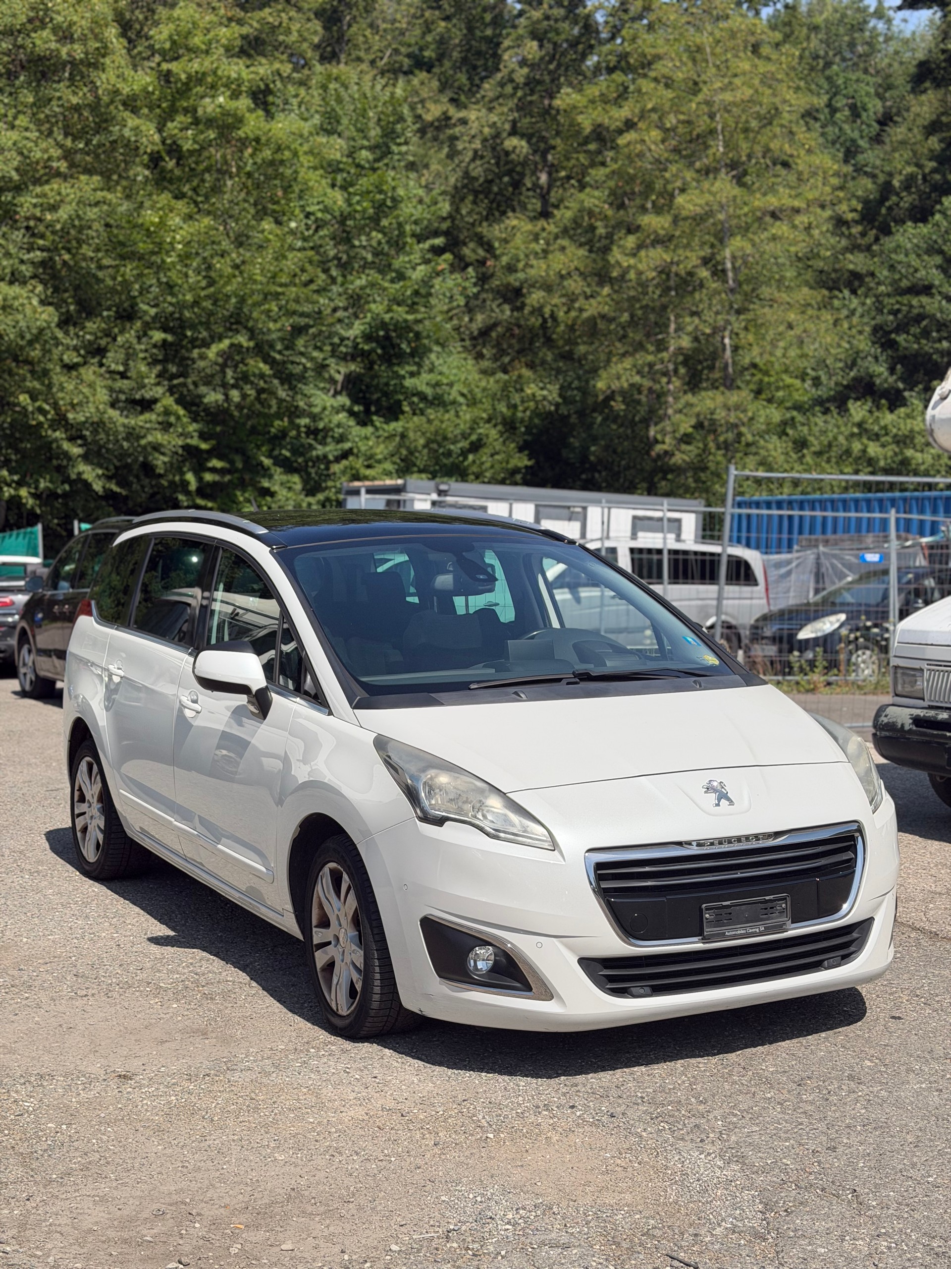 PEUGEOT 5008 1.6 BlueHDi Business Line Tiptronic-image-2