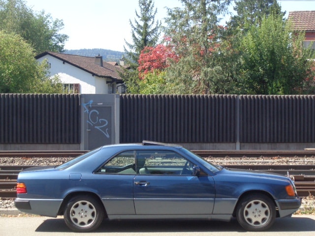 MERCEDES-BENZ 300 CE-image-11