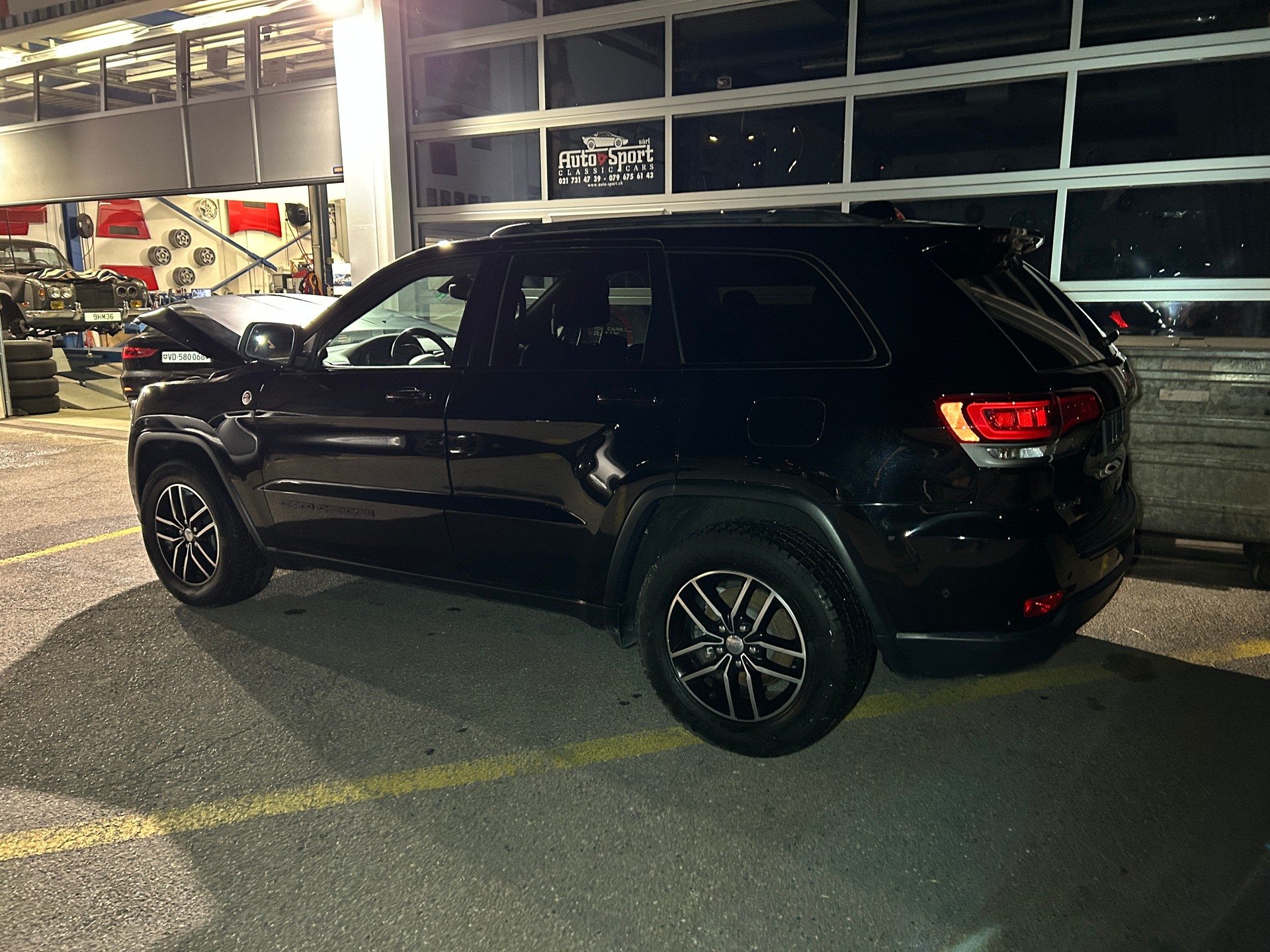JEEP Gr.Cherokee 3.0CRD Ltd. " MOTEUR DEFECTUEUX " VENDU DANS L'ETAT Tél 079 611 65 33-showroom-element-1