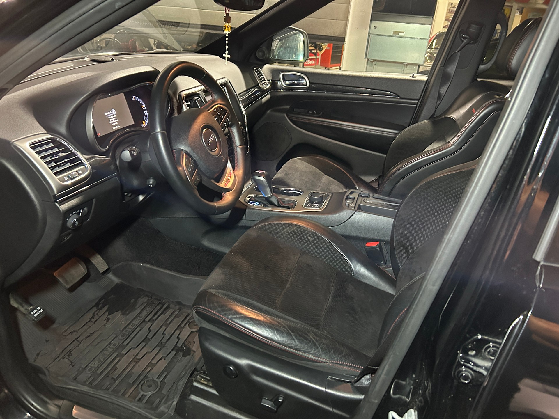 JEEP Gr.Cherokee 3.0CRD Ltd. " MOTEUR DEFECTUEUX " VENDU DANS L'ETAT Tél 079 611 65 33-image-4