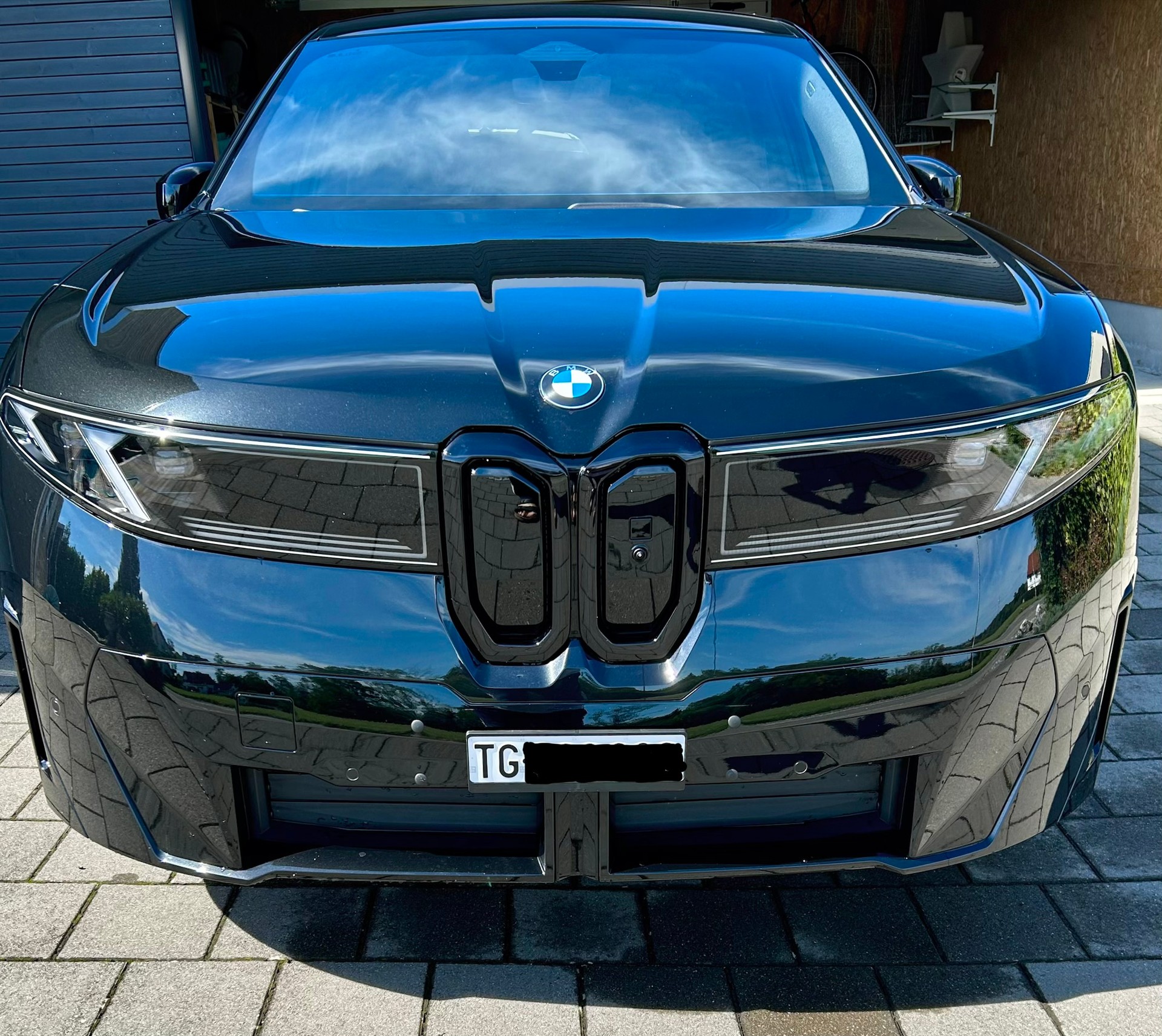 BMW 50 xDrive MSport Pro, AHK und komplettes Zubehör