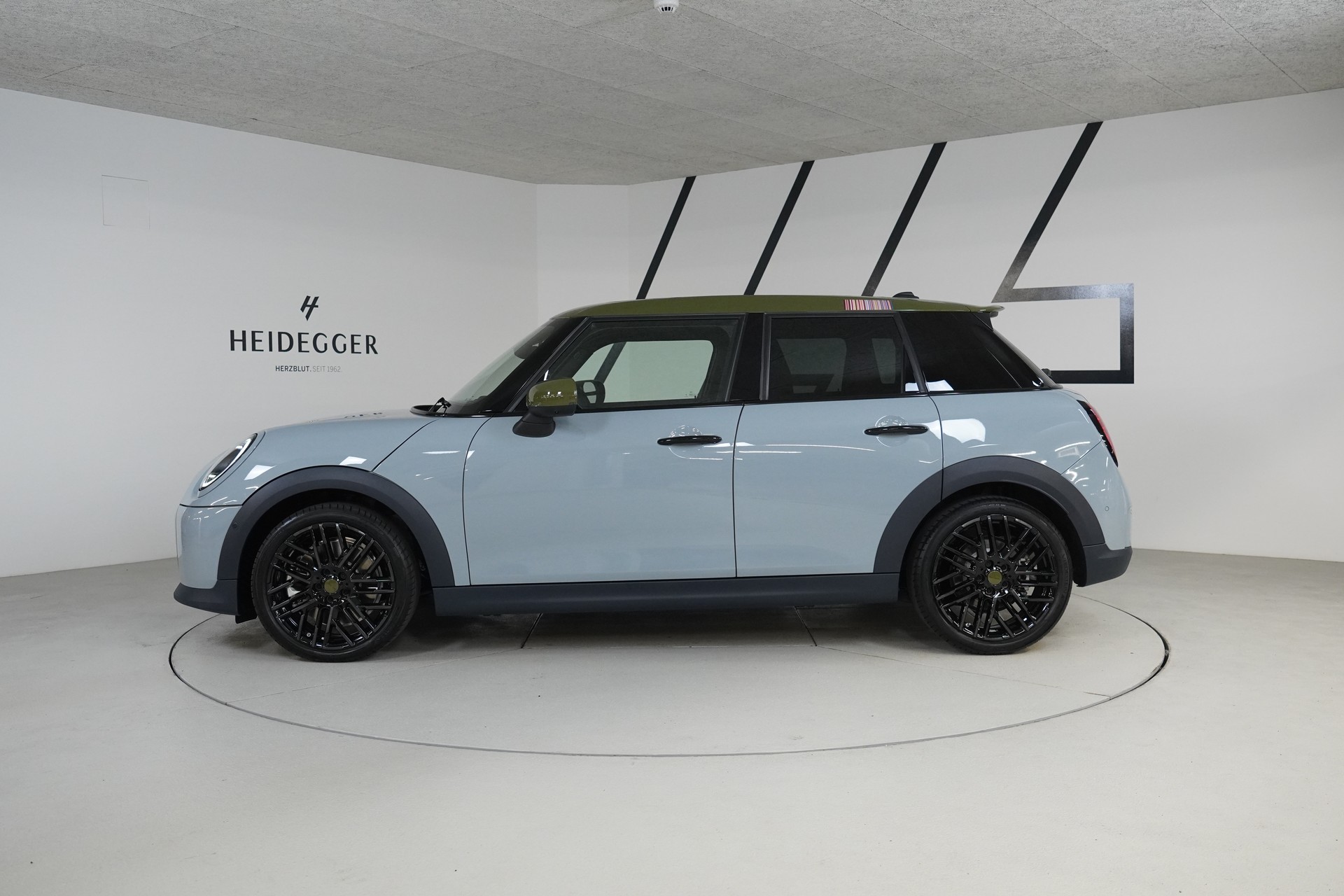 MINI Cooper S DKG-showroom-element-3