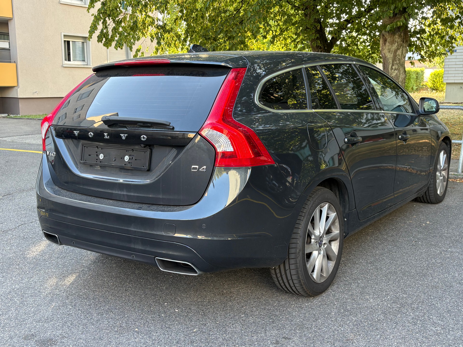 VOLVO V60 D4 Momentum ab MFK und Service-image-3