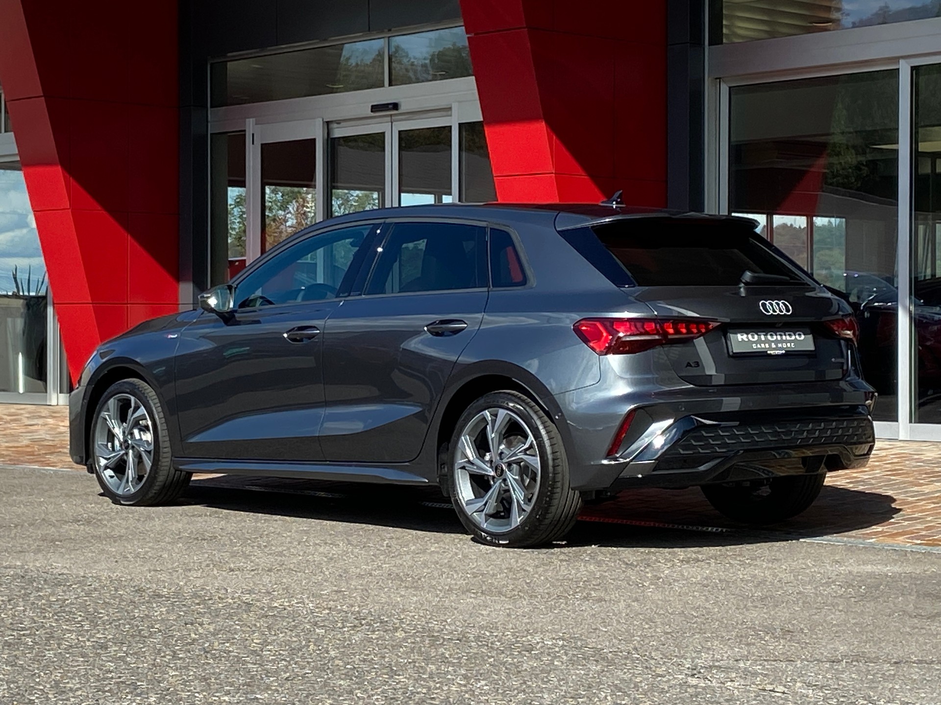AUDI A3 Sportback TFSI 150 kW quattro 2 x S line S tronic-image-19