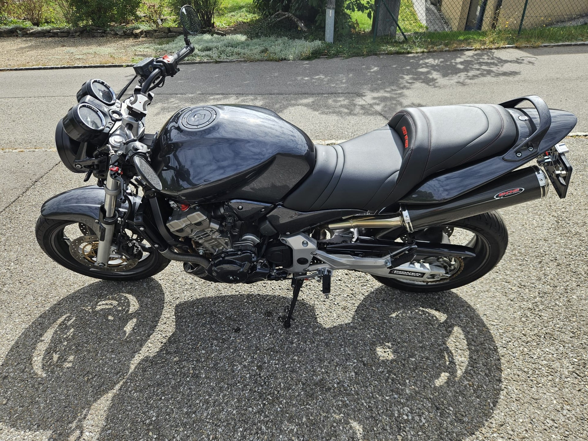 HONDA CB 900 F Hornet-image-1