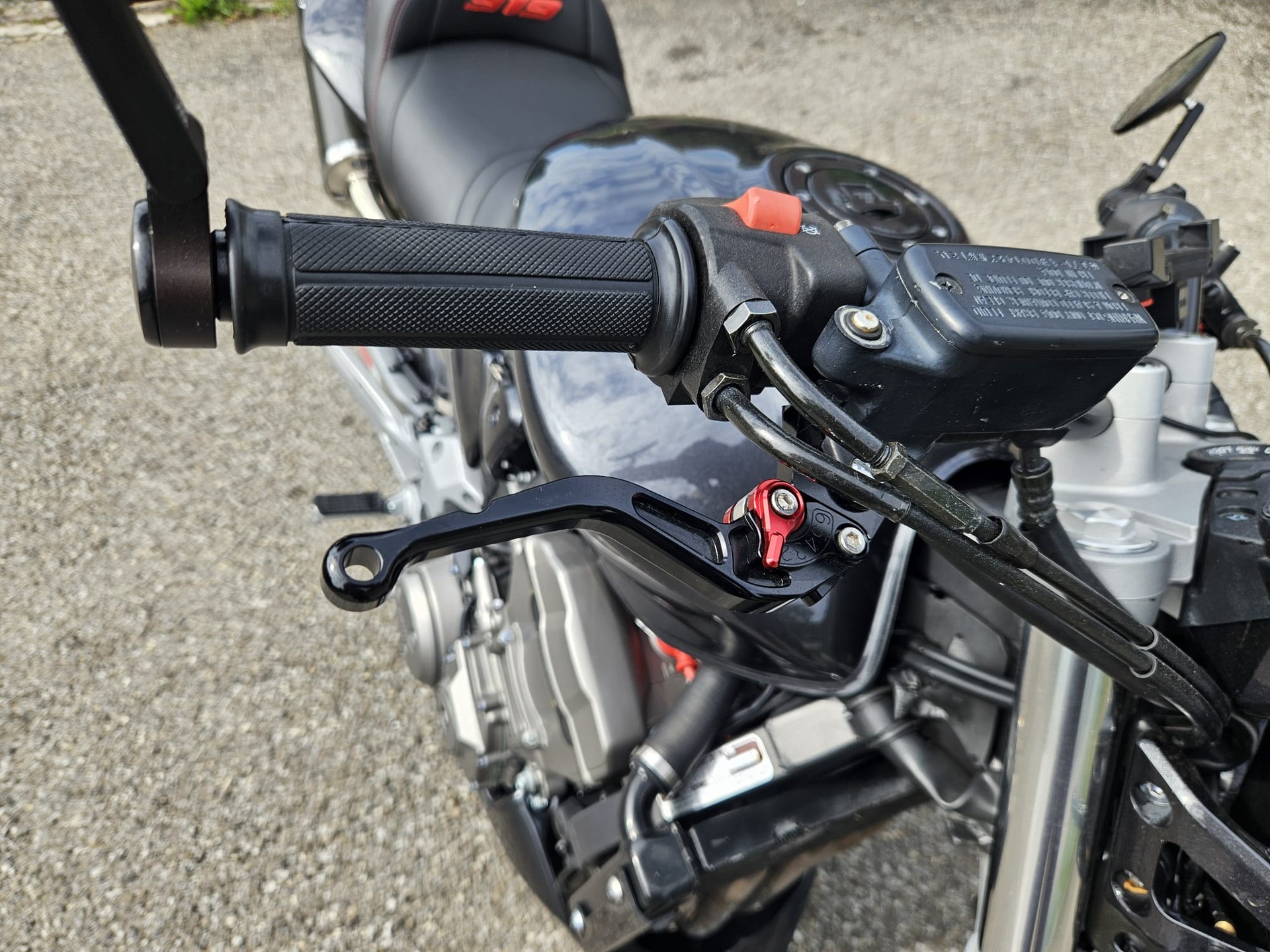 HONDA CB 900 F Hornet-image-5