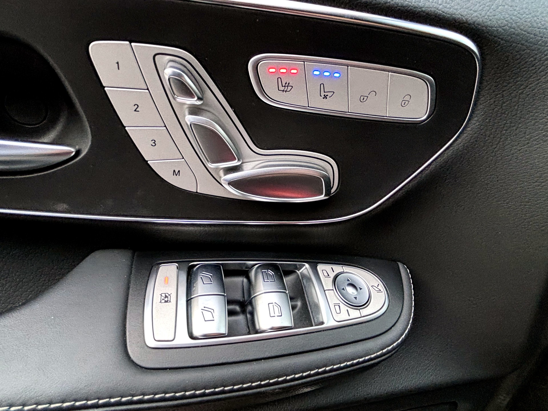 MERCEDES-BENZ V 300 d Swiss Ed. lang 4matic-image-16