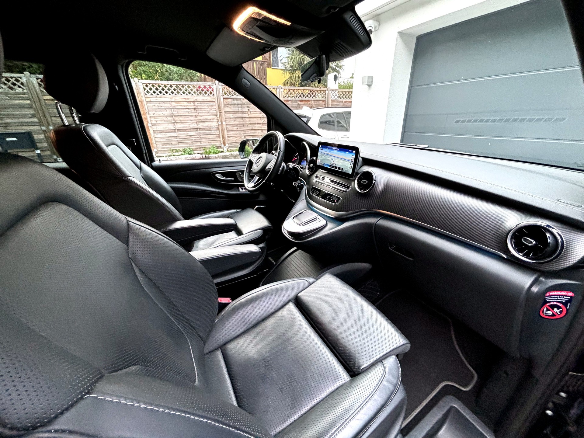 MERCEDES-BENZ V 300 d Swiss Ed. lang 4matic-image-12