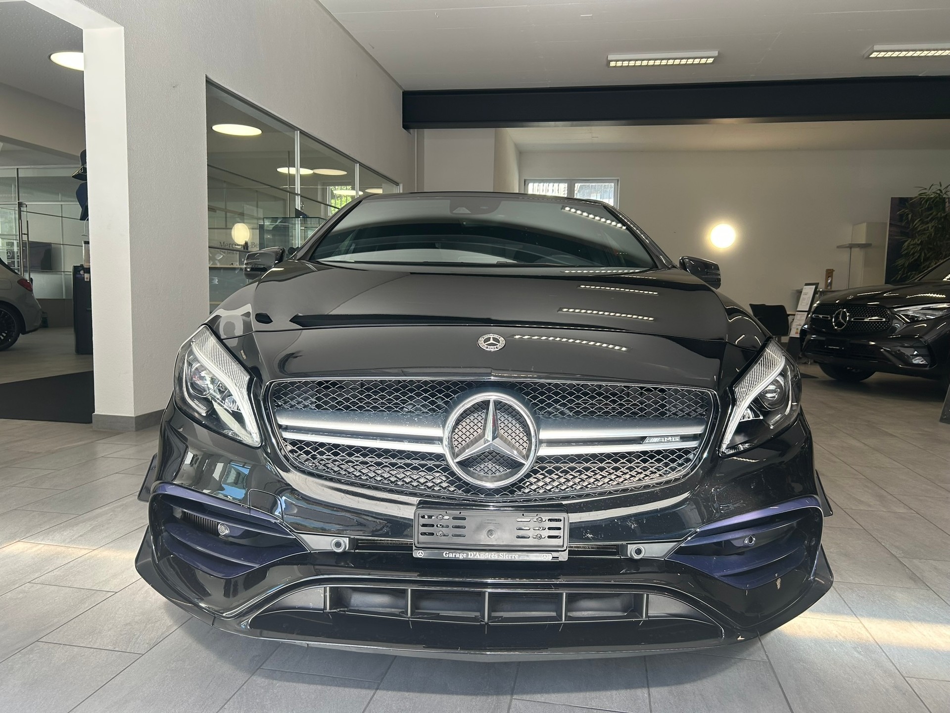 MERCEDES-BENZ A 45 AMG 4Matic Speedshift 7G-DCT-showroom-element-1