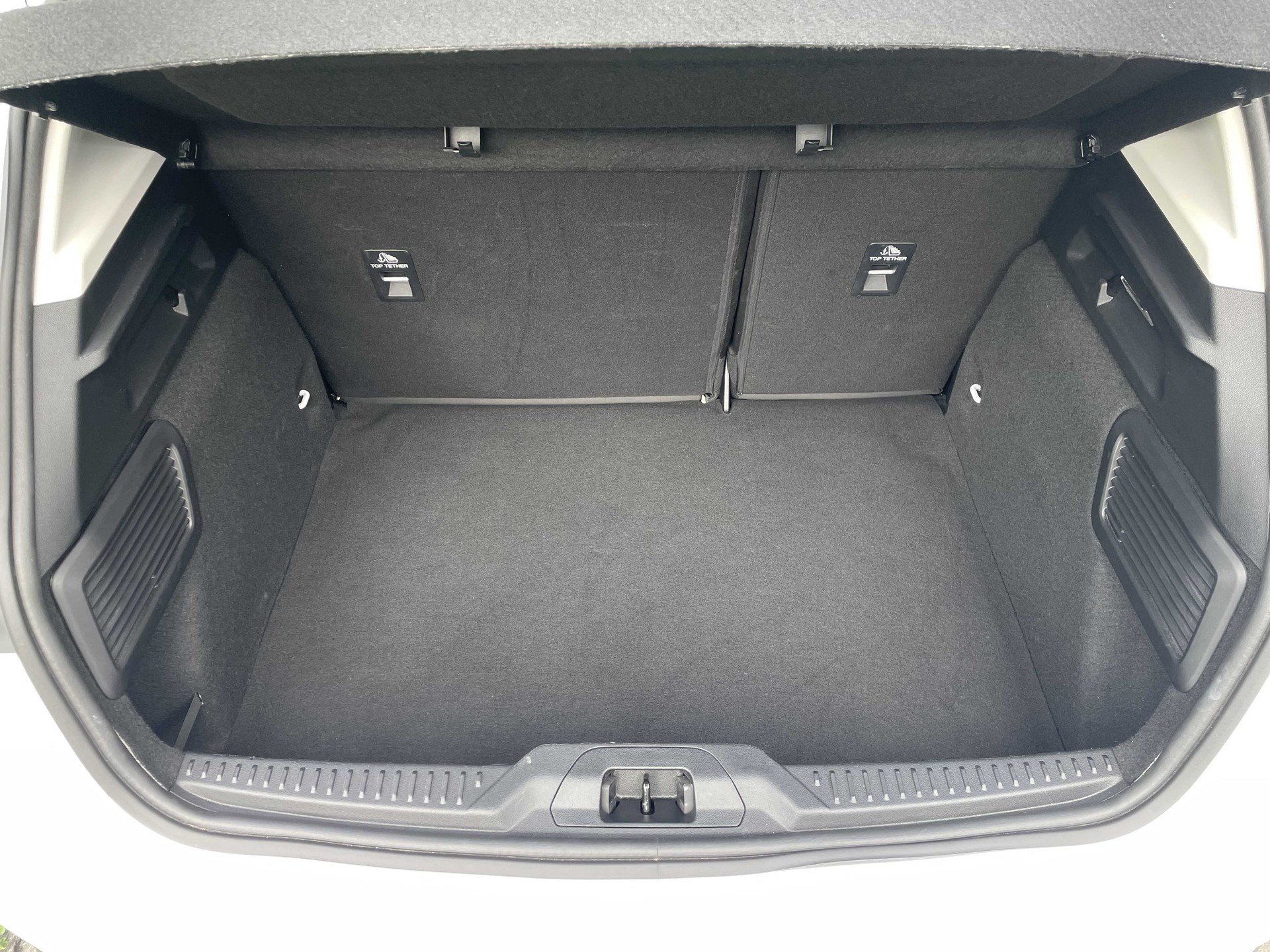 FORD Focus 1.0i EcoB Hybrid 155PS Active-image-12