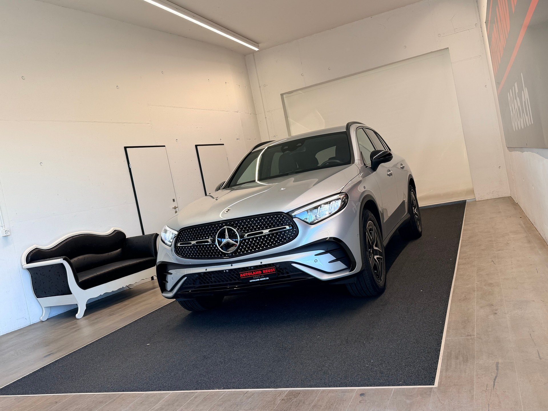 MERCEDES-BENZ GLC 300 d AMG 4Matic 9G-Tronic-showroom-element-2