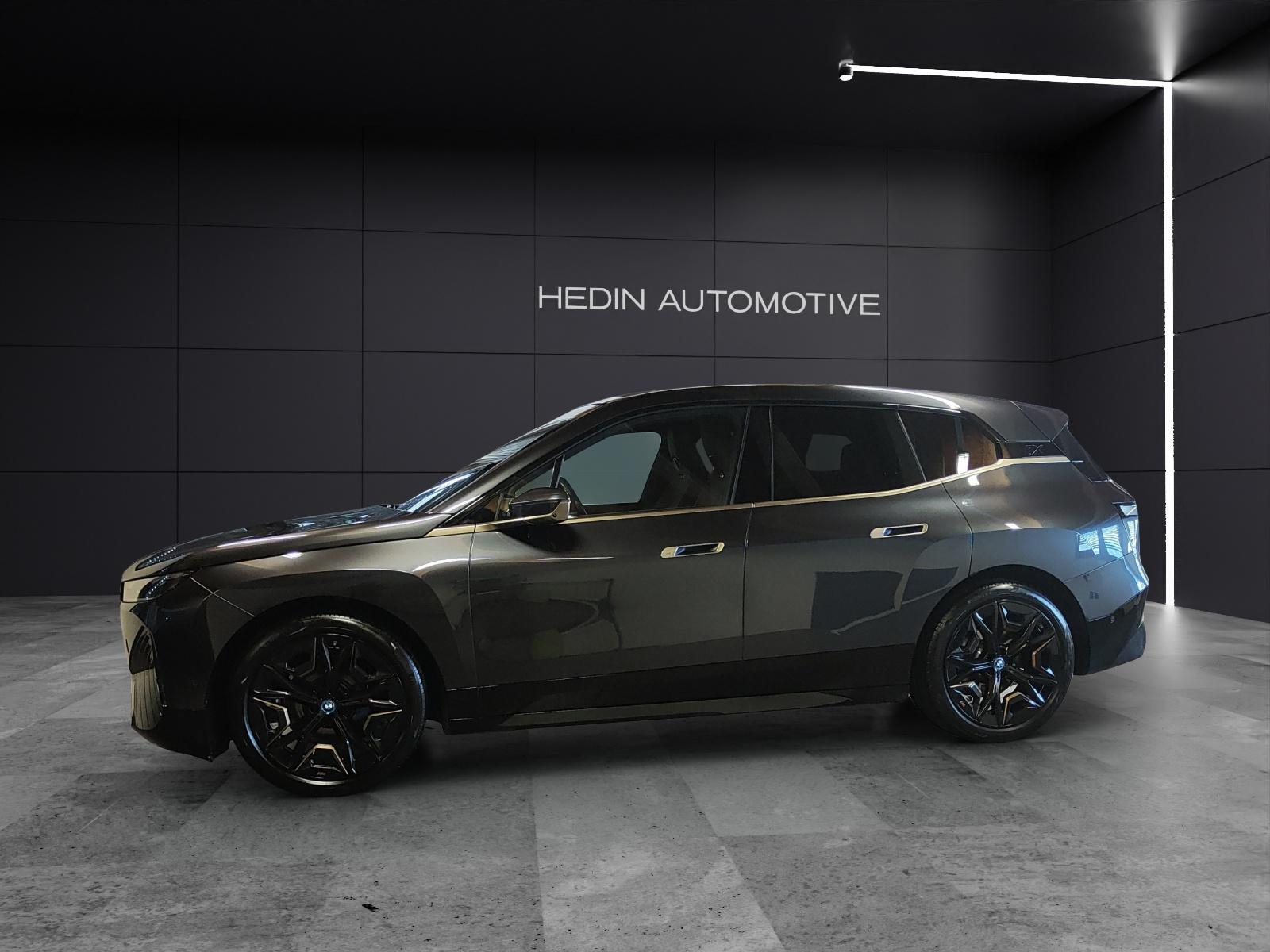 BMW iX I20 xDrive50-showroom-element-1