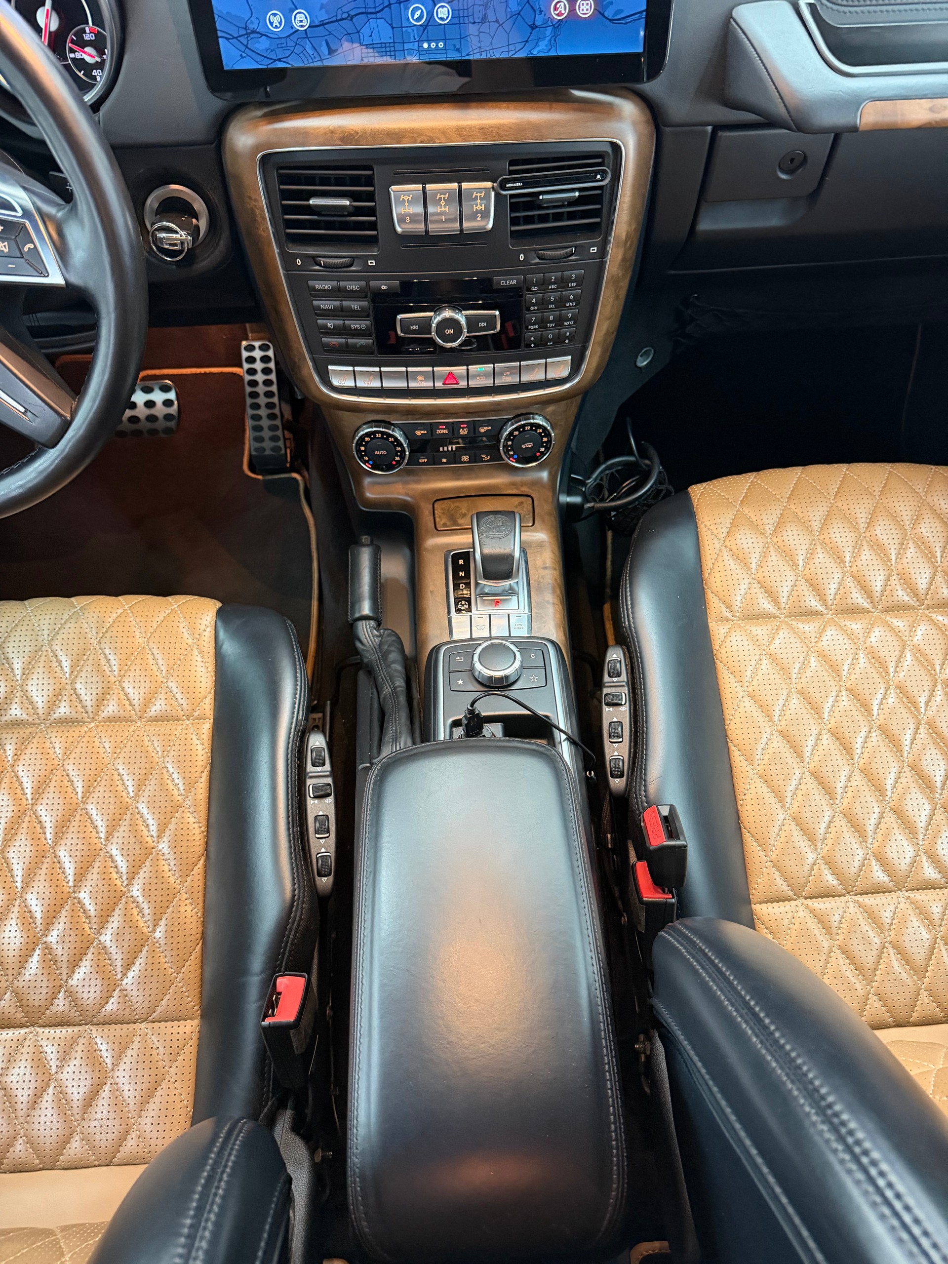 MERCEDES-BENZ G 63 AMG Automatic-image-11