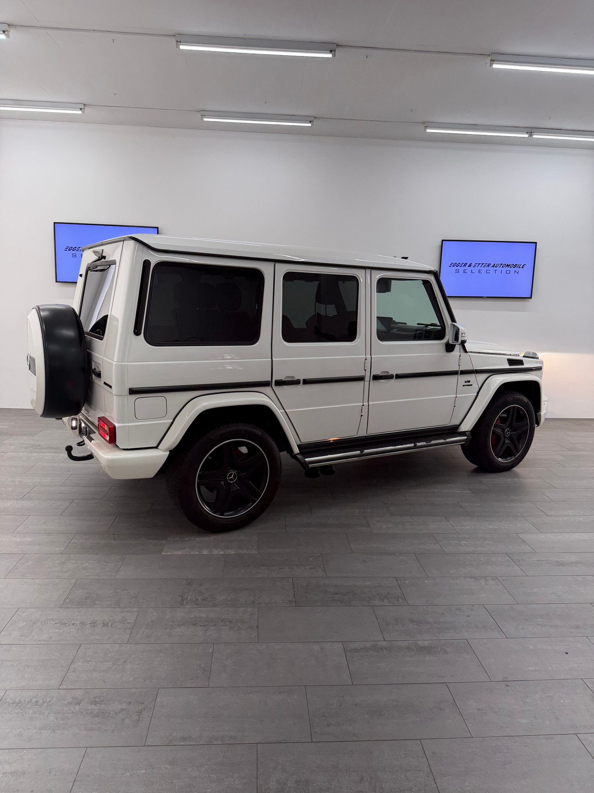 MERCEDES-BENZ G 63 AMG Automatic-image-5
