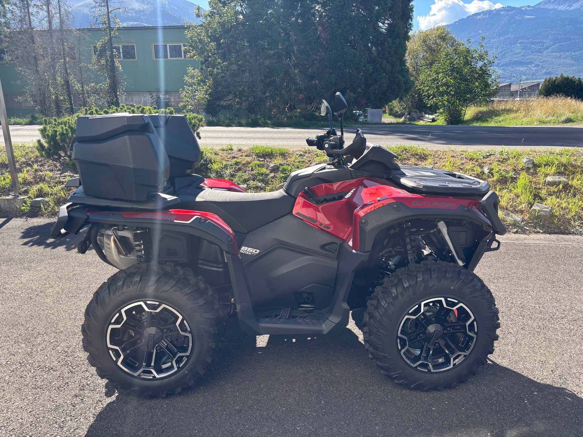 CAN-AM Outlander 850 XT ABS-image-0