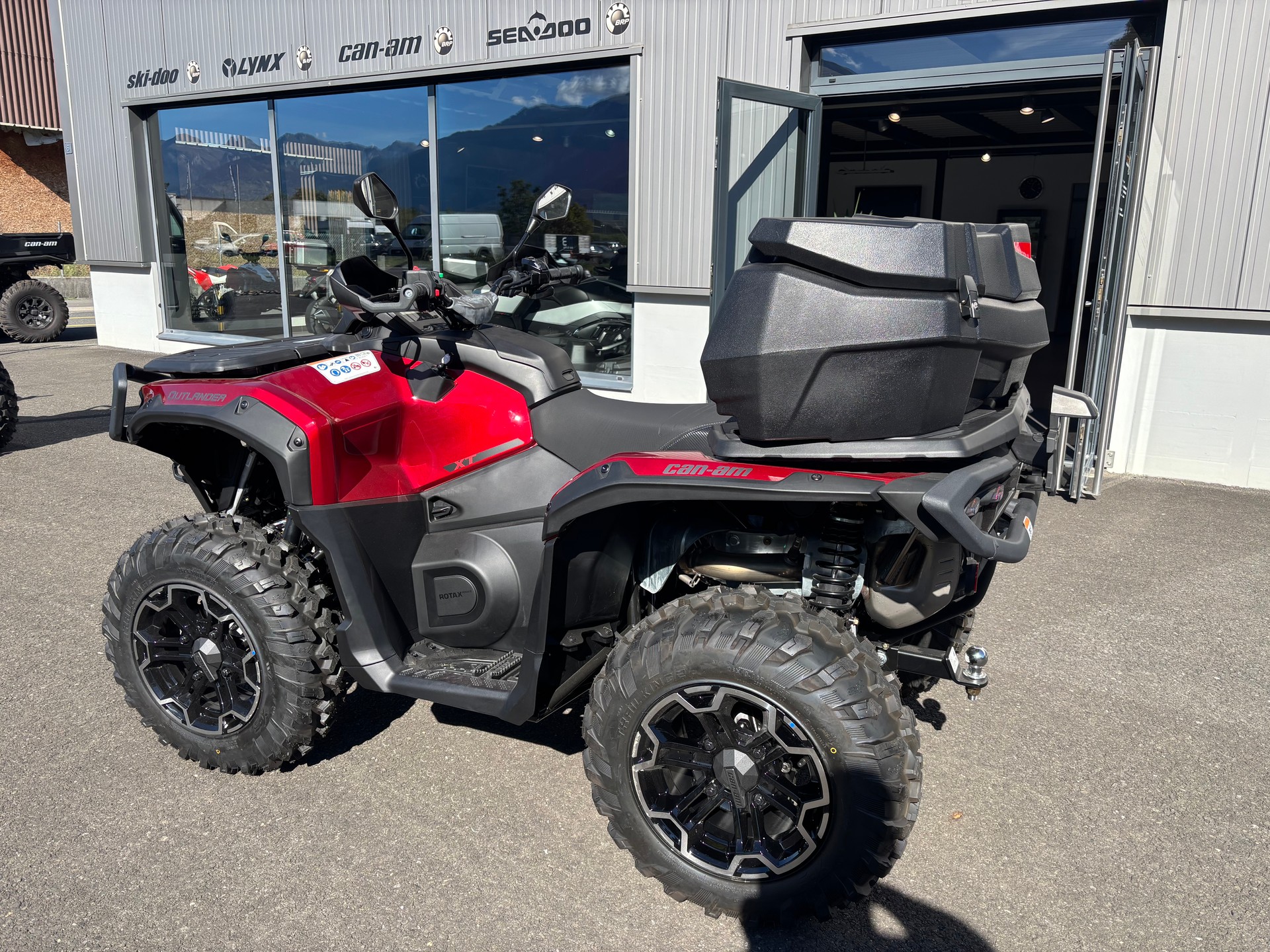 CAN-AM Outlander 850 XT ABS-image-2