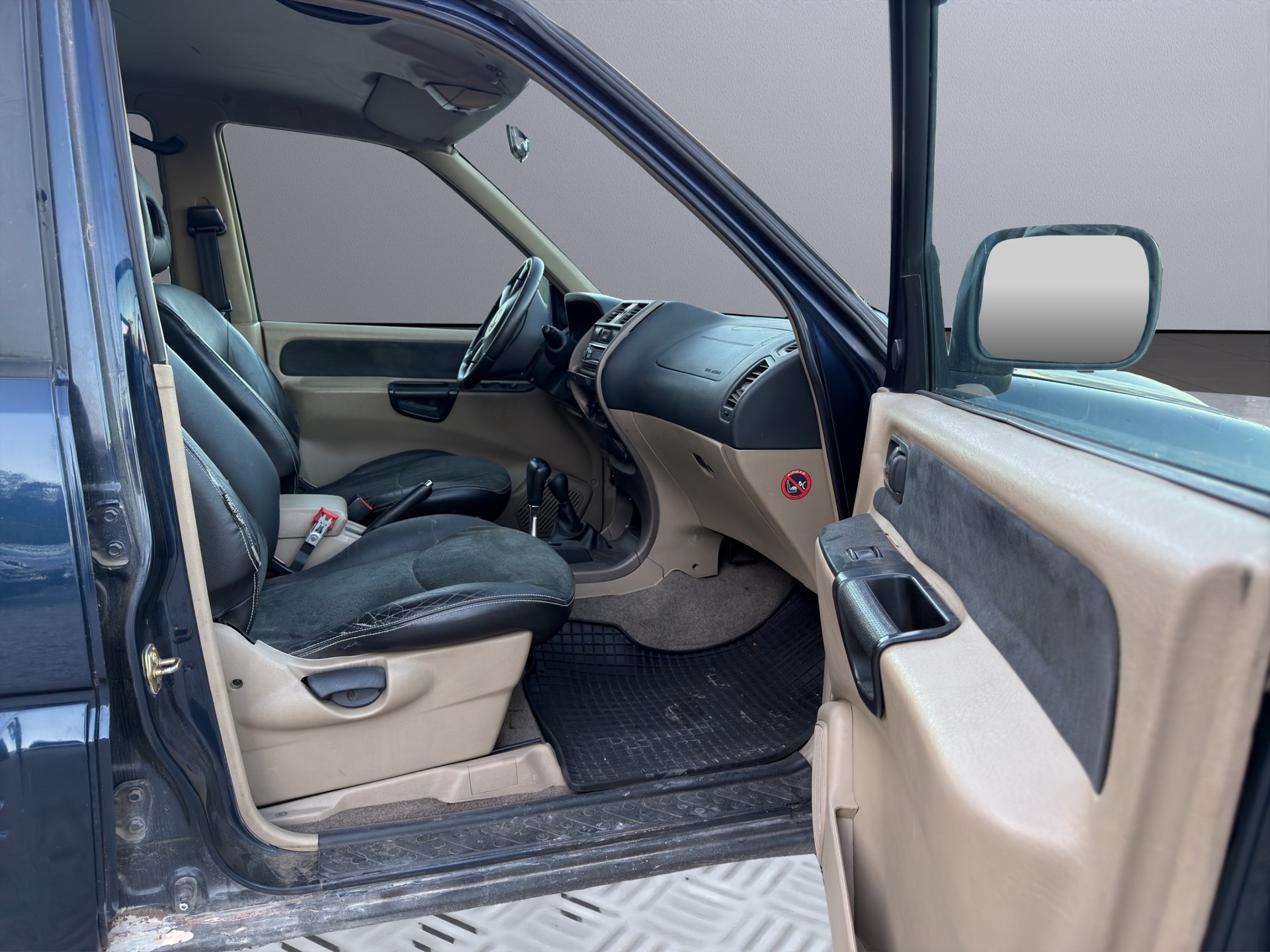NISSAN Terrano 3.0 Di Elegance Wagon-image-6