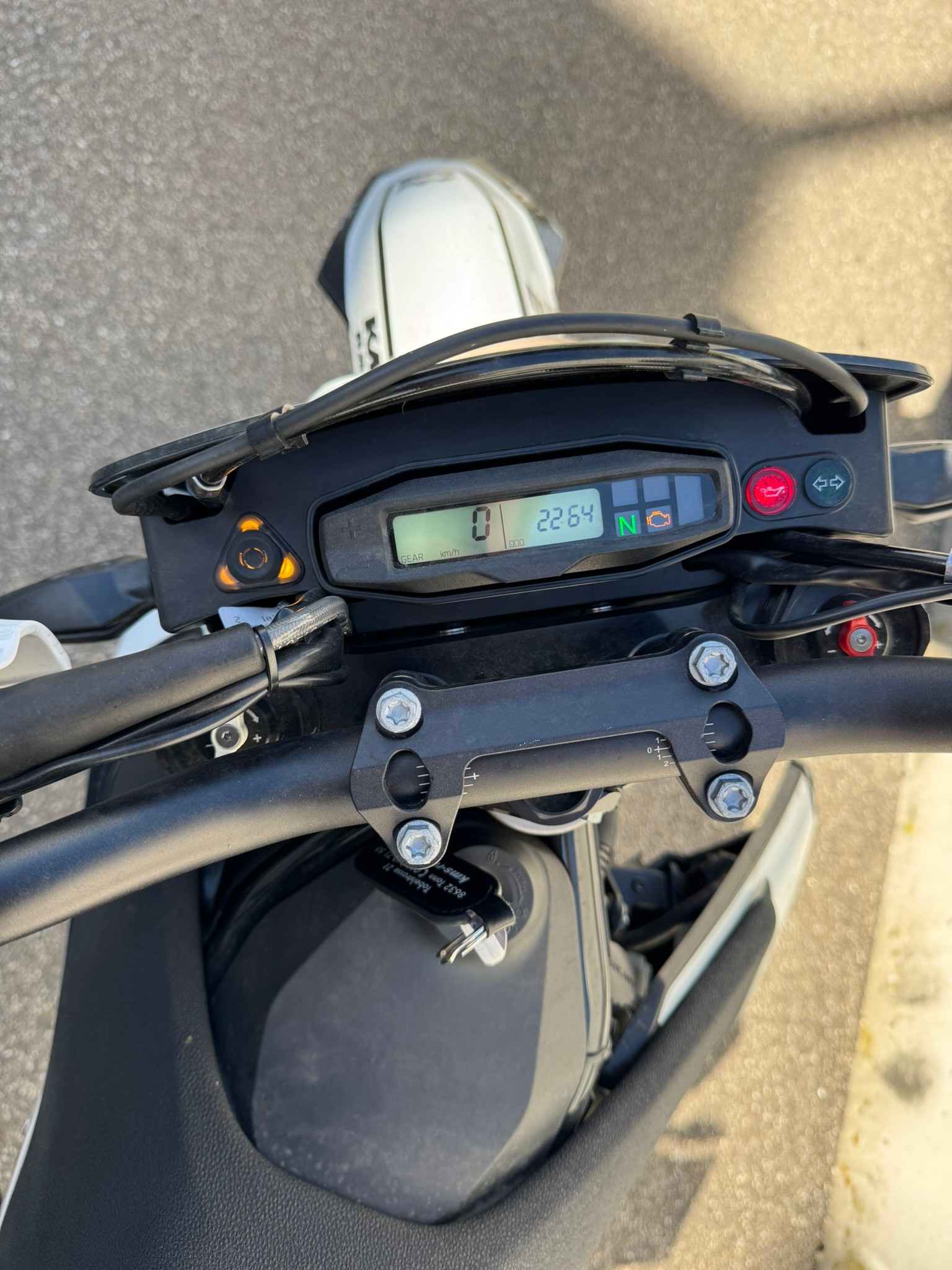 HUSQVARNA 701 Supermoto (35kW)-image-5