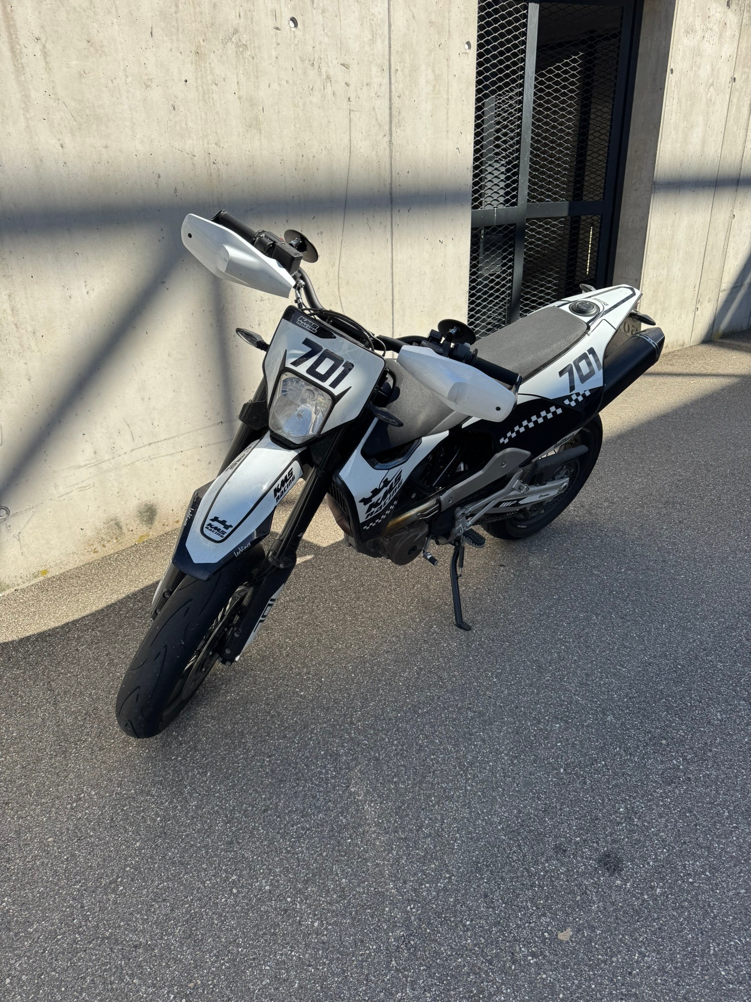 HUSQVARNA 701 Supermoto (35kW)-image-3