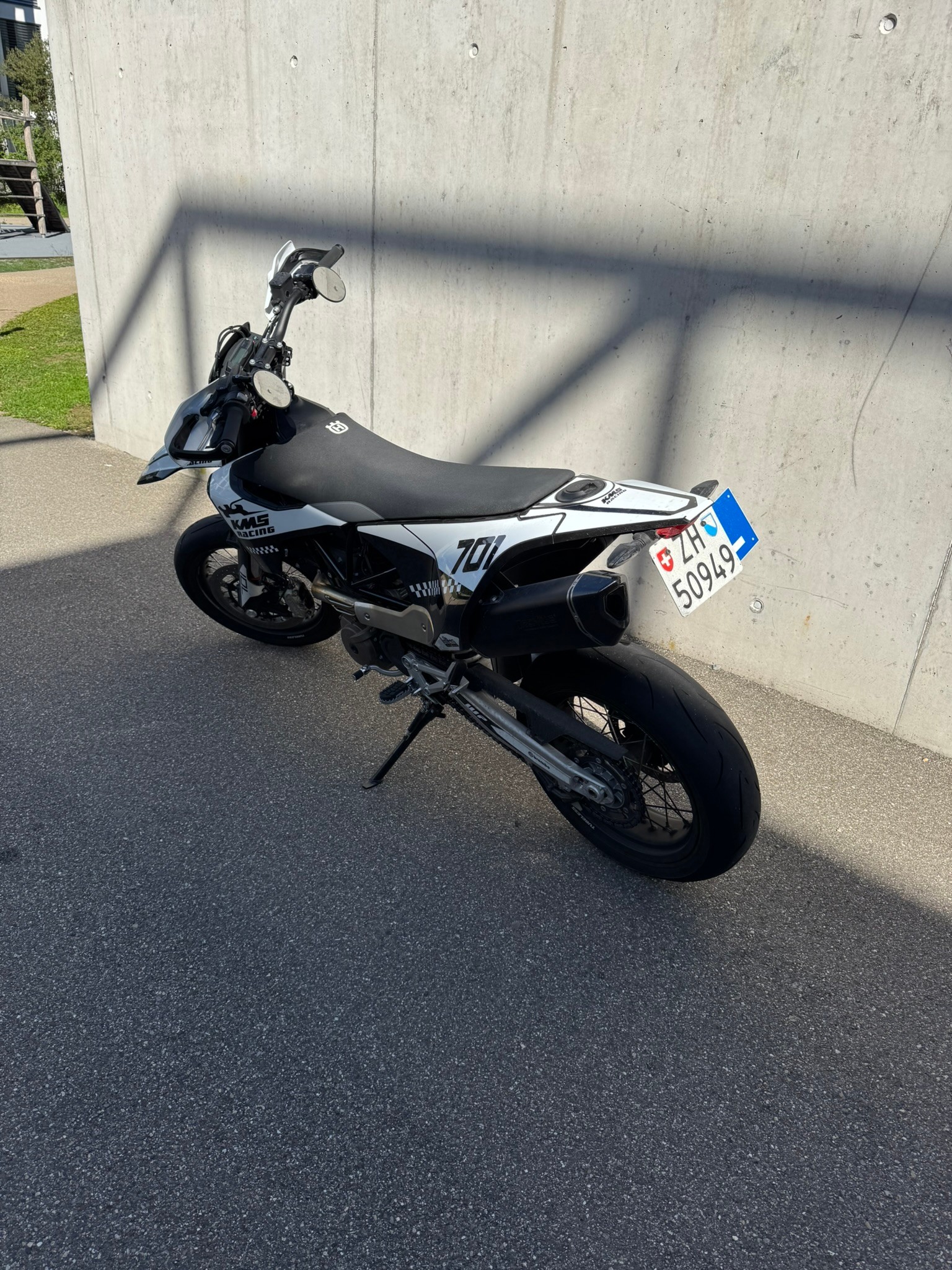 HUSQVARNA 701 Supermoto (35kW)-image-2