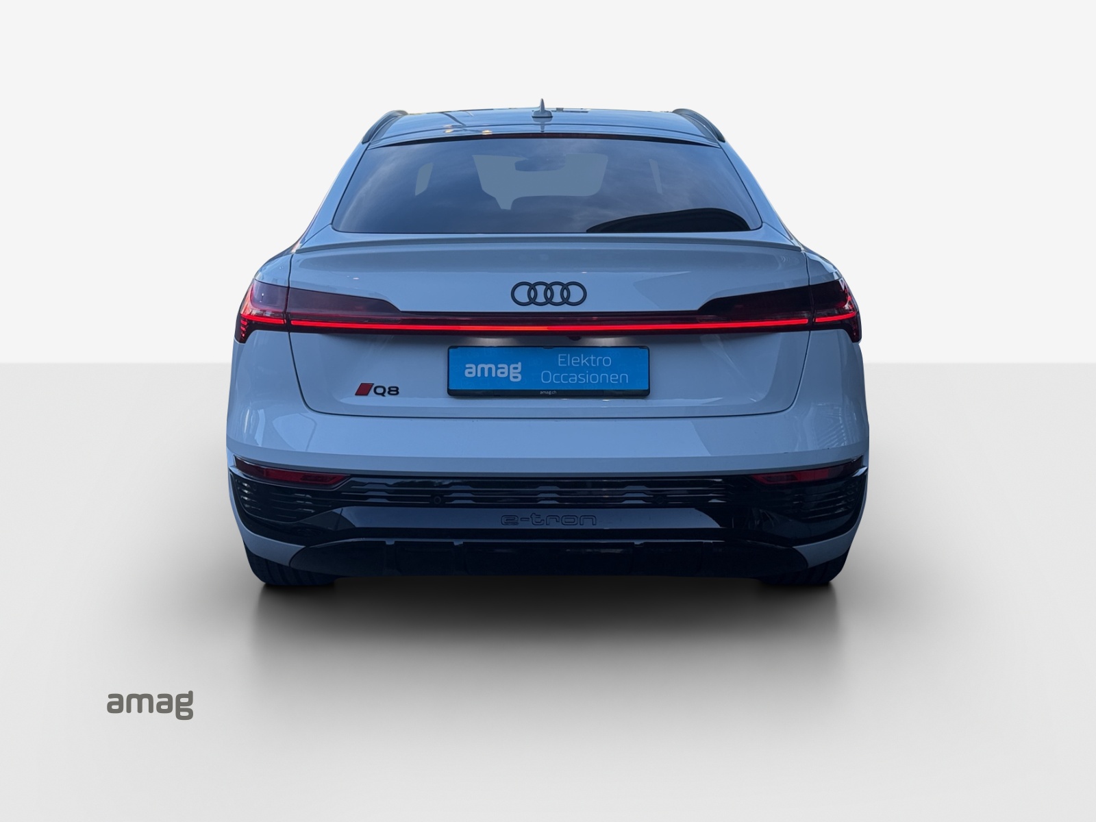 AUDI Q8 Sportback 55 e-tron Black Edition quattro-showroom-element-3