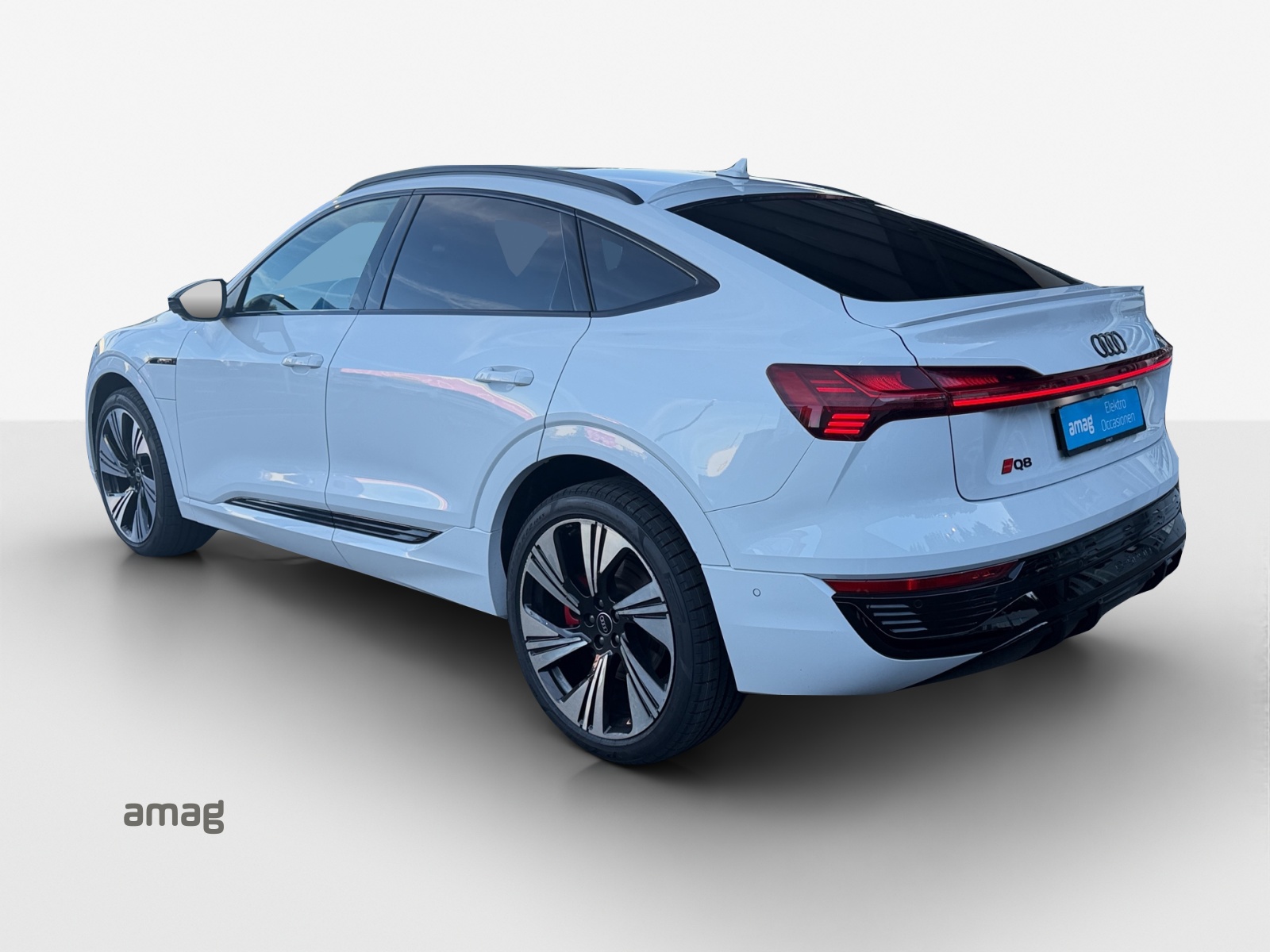 AUDI Q8 Sportback 55 e-tron Black Edition quattro-showroom-element-2