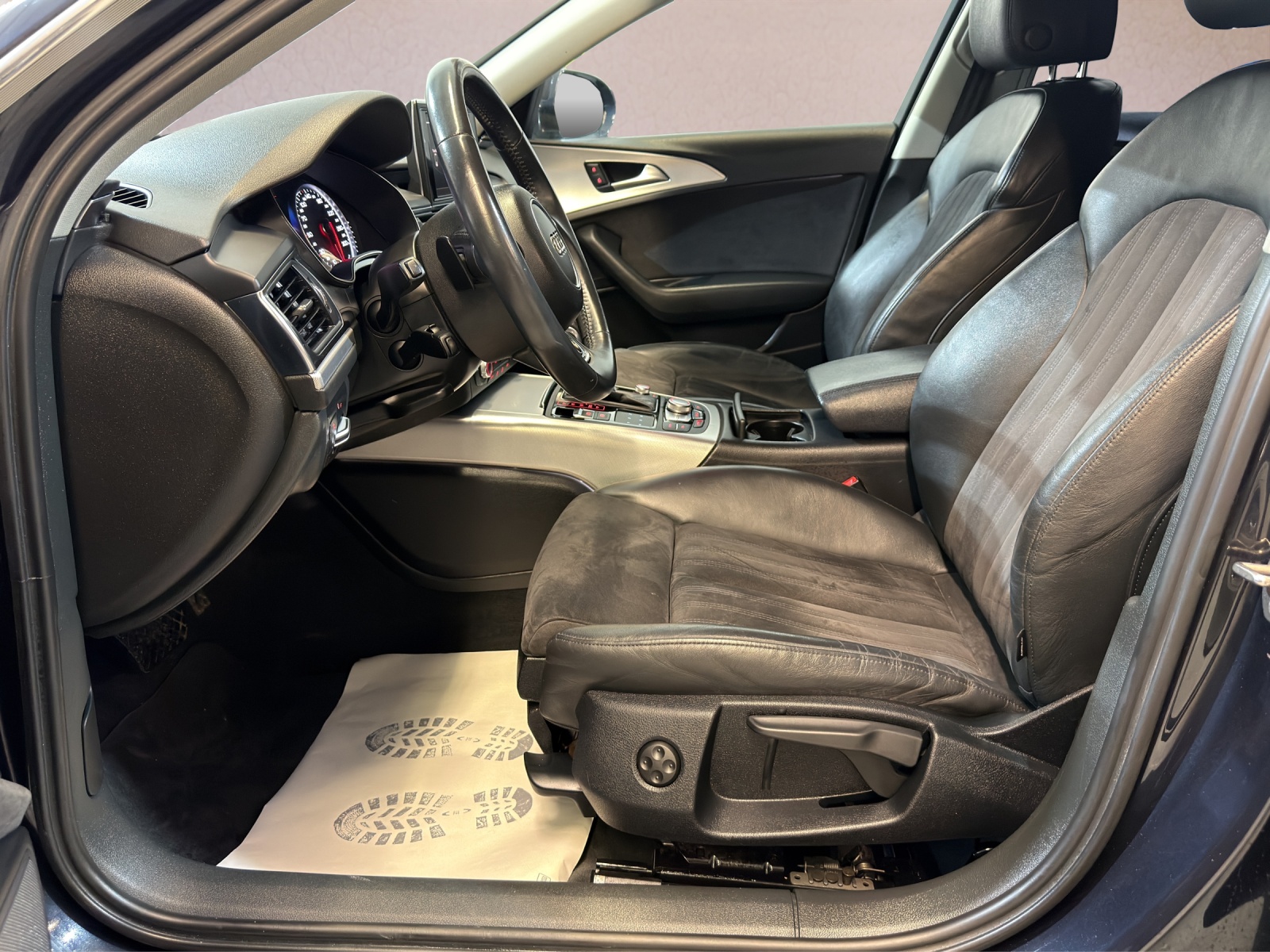 AUDI A6 Avant 3.0 TDI V6 quattro S-tronic-image-12