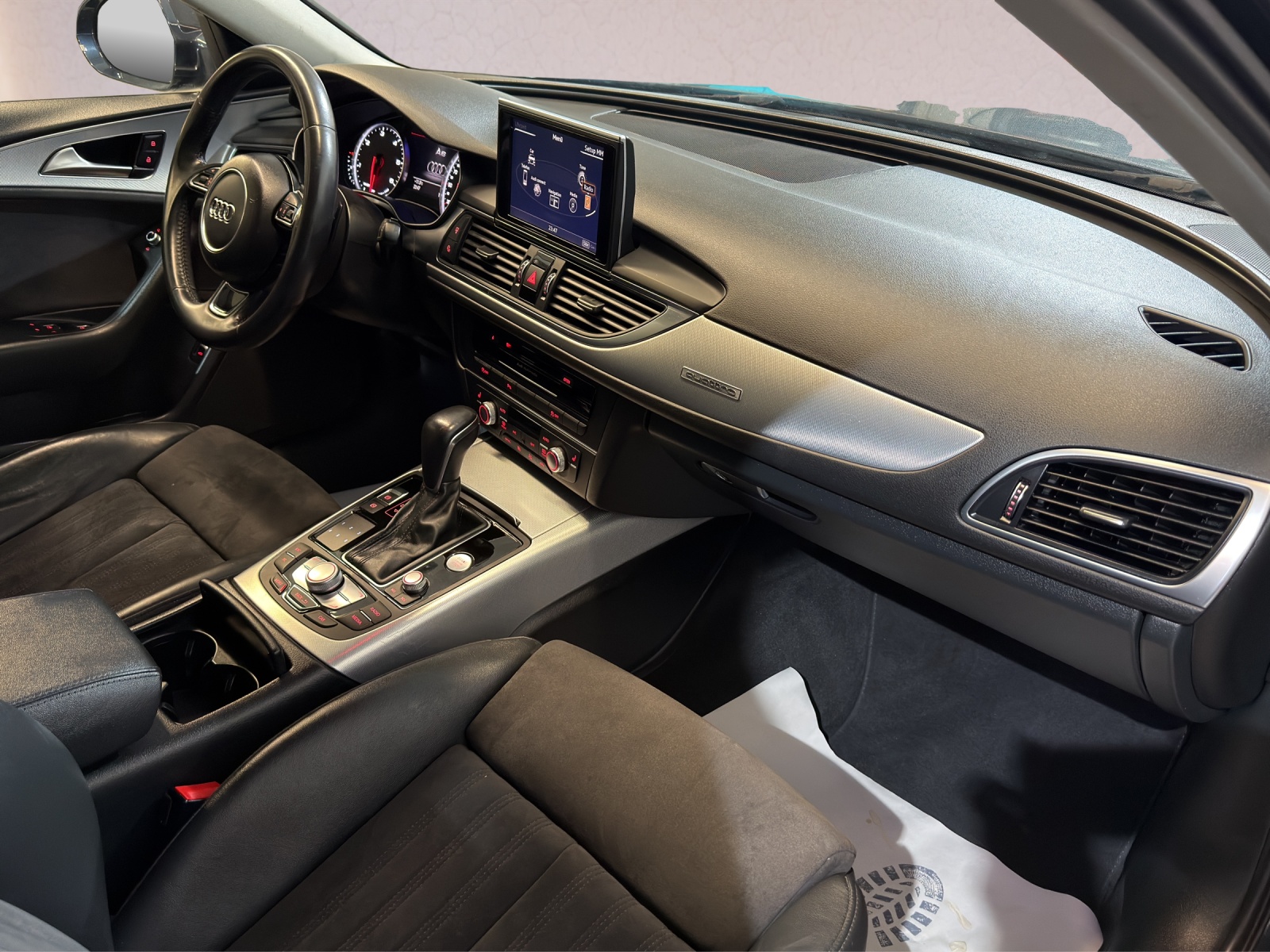 AUDI A6 Avant 3.0 TDI V6 quattro S-tronic-image-11